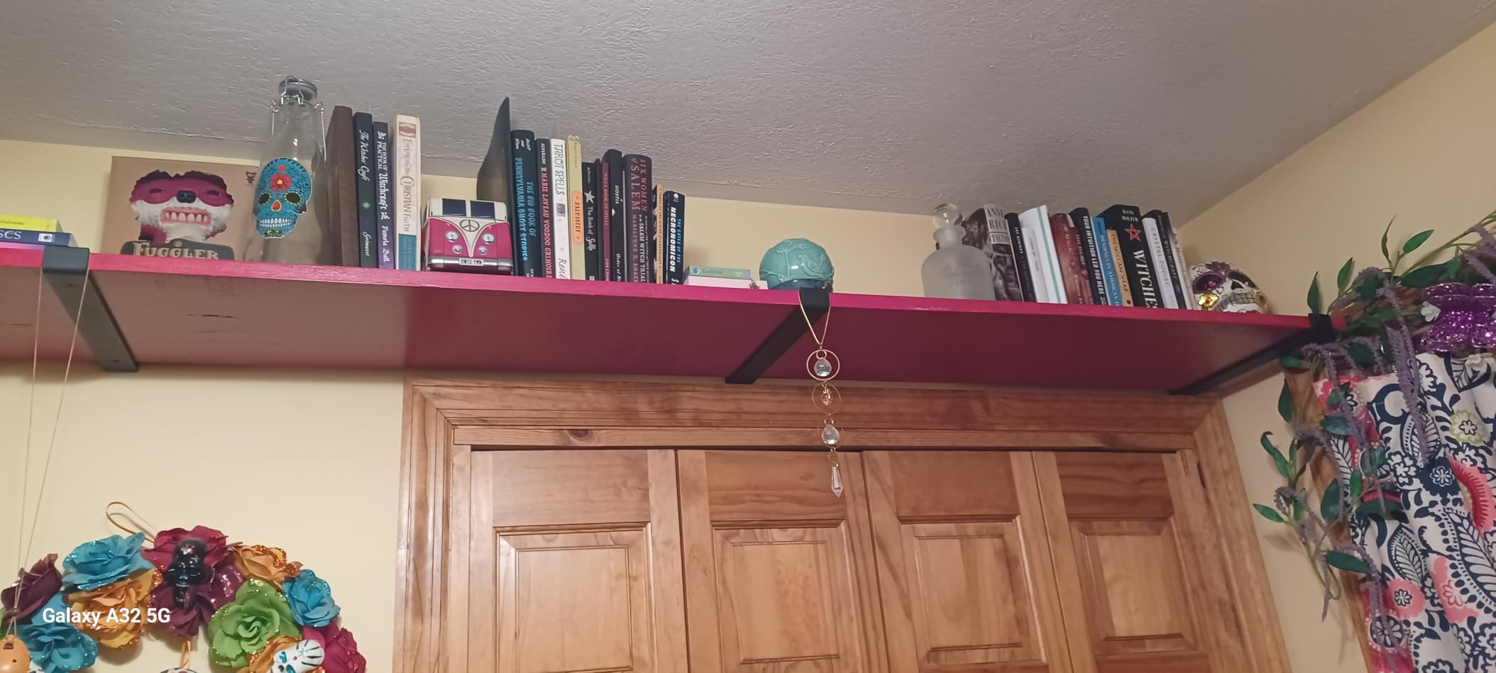 WEKIS 12 Inch Heavy Duty Floating Shelf Bracket, Wall Mounting Industrial Black Shelf Brackets, 1/5 Inch Thick Iron Metal Brackets for Shelves 6 Packs customer photo 1