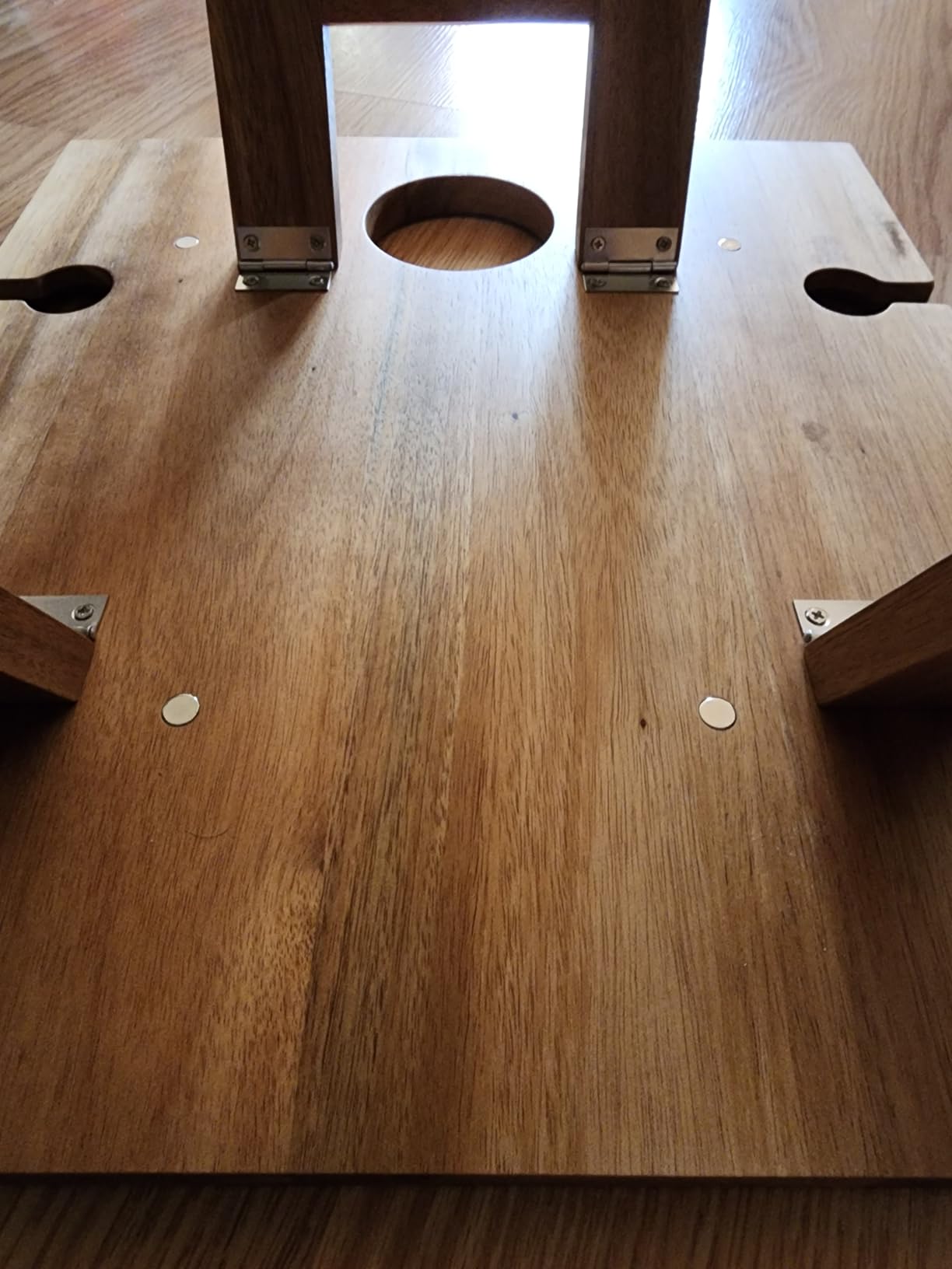 SASIDO Portable Wine Picnic Table, Acacia Wood, Larger Tray Foldable, Charcuterie Board, Wine Gift, Decor for Romantic Camping, Engagement Party, Concerts, Glamping, Winter Adventure customer photo 2