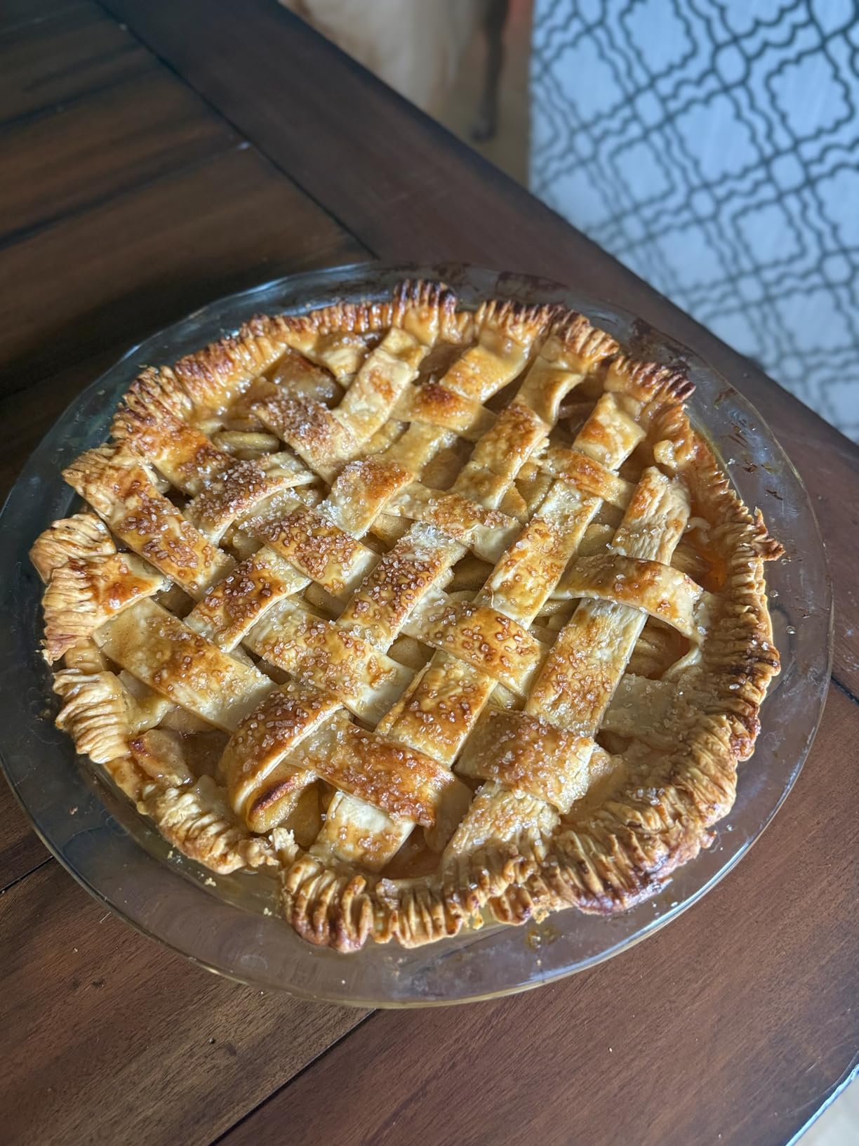 Apple Peeler Corer, Long lasting Chrome Cast Magnesium Alloy Apple Peeler Slicer Corer with Stainless Steel Blades and Powerful Suction Base for Apples and Potato(Red) customer photo 1