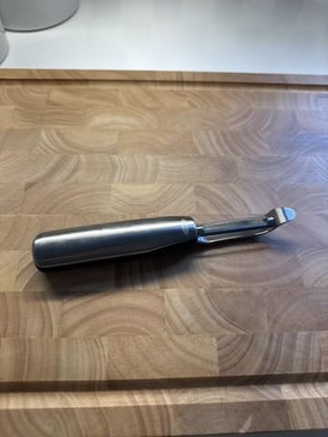 OXO Steel Swivel Peeler customer photo 1