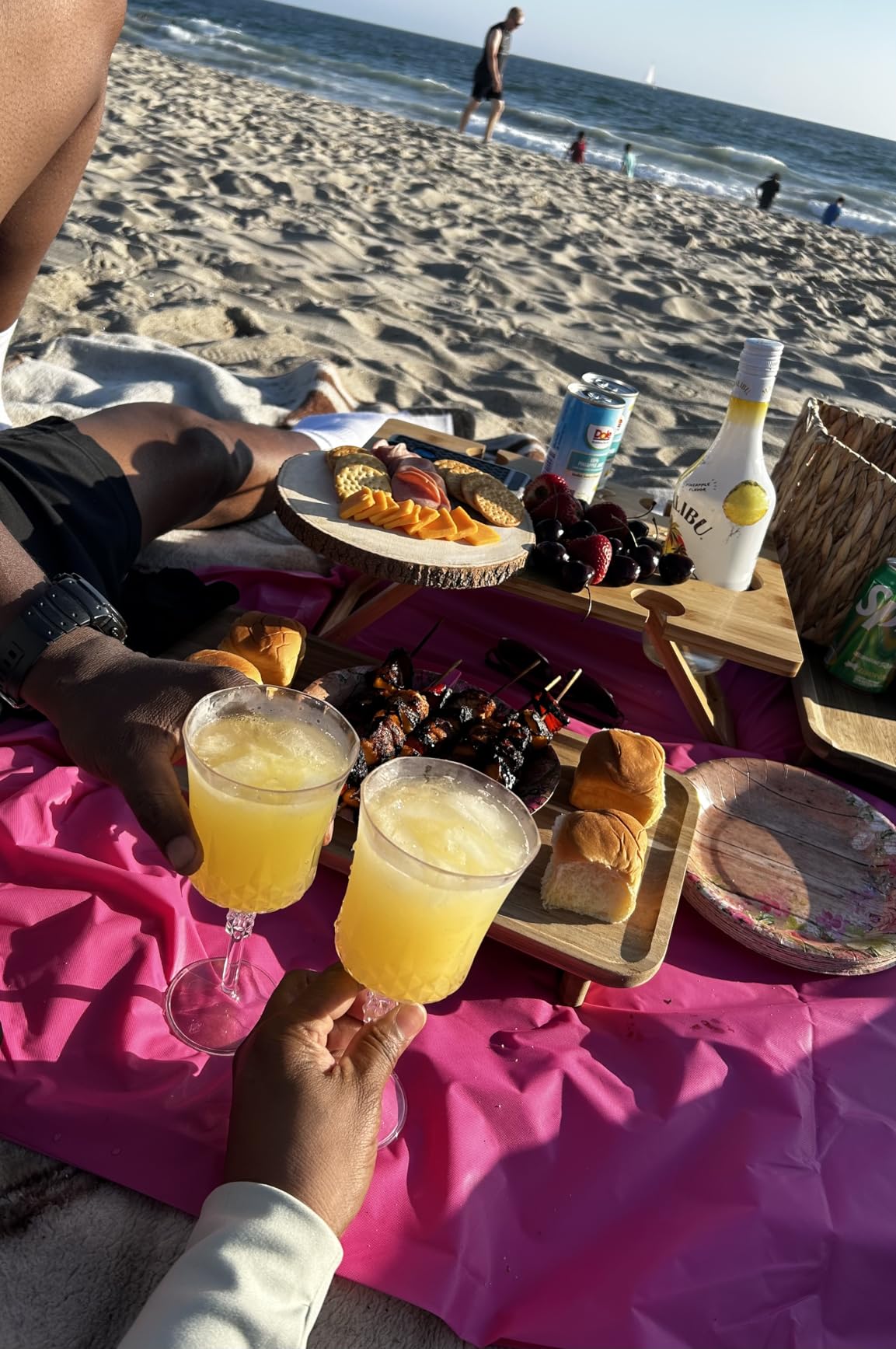 Youeon Portable Wine Picnic Table with 5 Wine Glasses Holder, Foldable Champagne Picnic Snack Table, Wine and Cheese Table for Picnic, Camping, Park, Beach, Wine Lover Gift customer photo 2