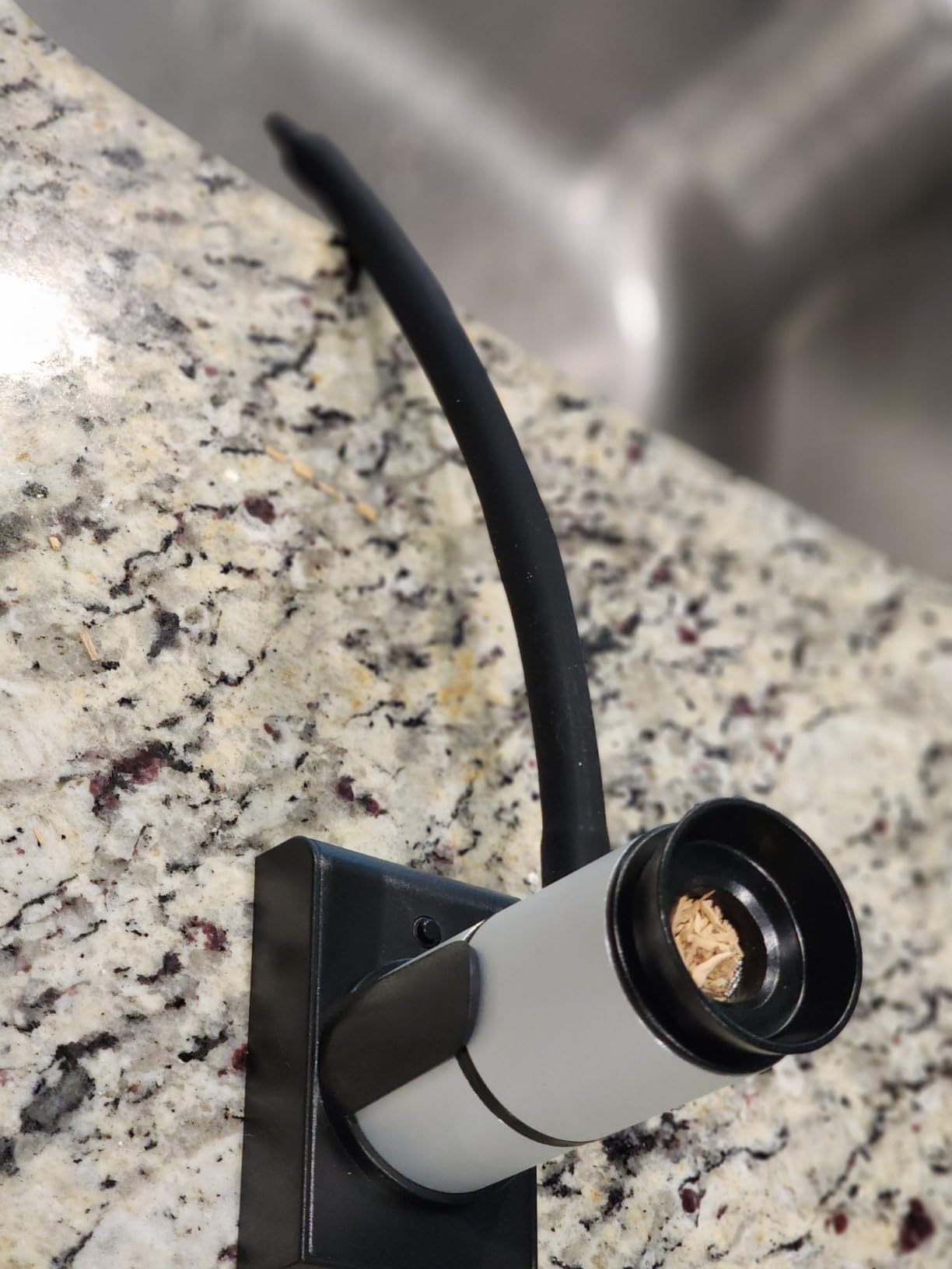 BORUIT Smoking Gun Cocktail Smoker Gun Includes Wood Chips and Accessories,Portable Drink Smoker,Indoor Food Smoker Infuser Kit for Cocktails,Meat,BBQ,Cheese,Veggies & Sous Vide（Black) customer photo 1