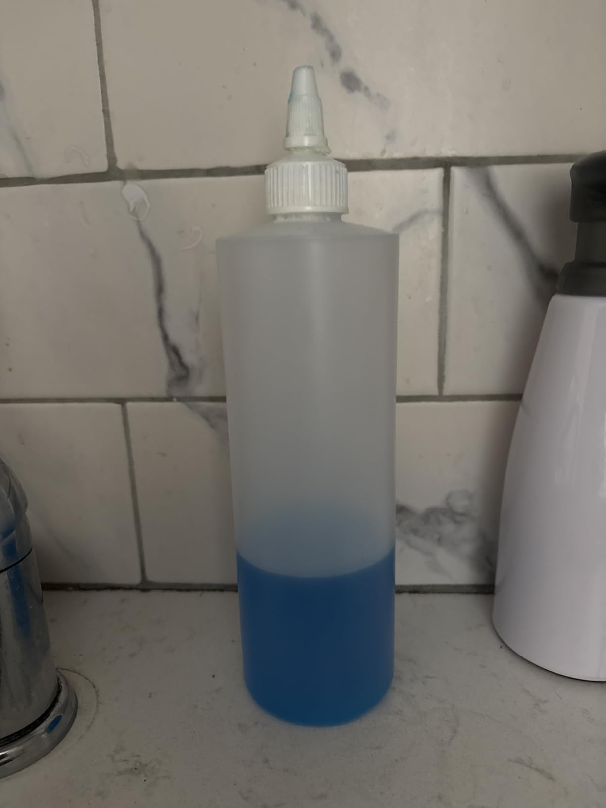 BRIGHTFROM Condiment Squeeze Bottles, 16 OZ Empty Squirt Bottle with Twist Top Cap, Leak Proof - Great for Ketchup, Mustard, Syrup, Sauces, Dressing, Oil, Arts and Crafts, BPA FREE Plastic - 2 PACK customer photo 1