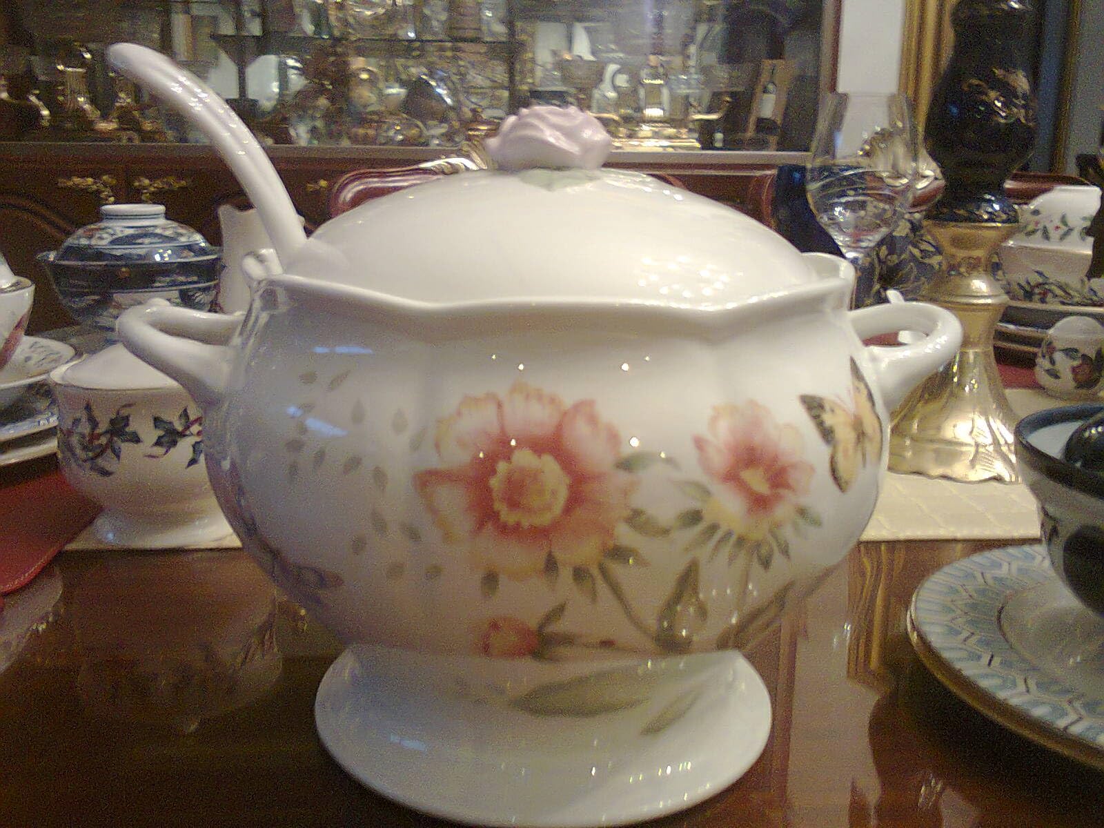 Lenox Butterfly Meadow 2-Piece Tureen & Ladle Set, 5.75 LB, Multi customer photo 1