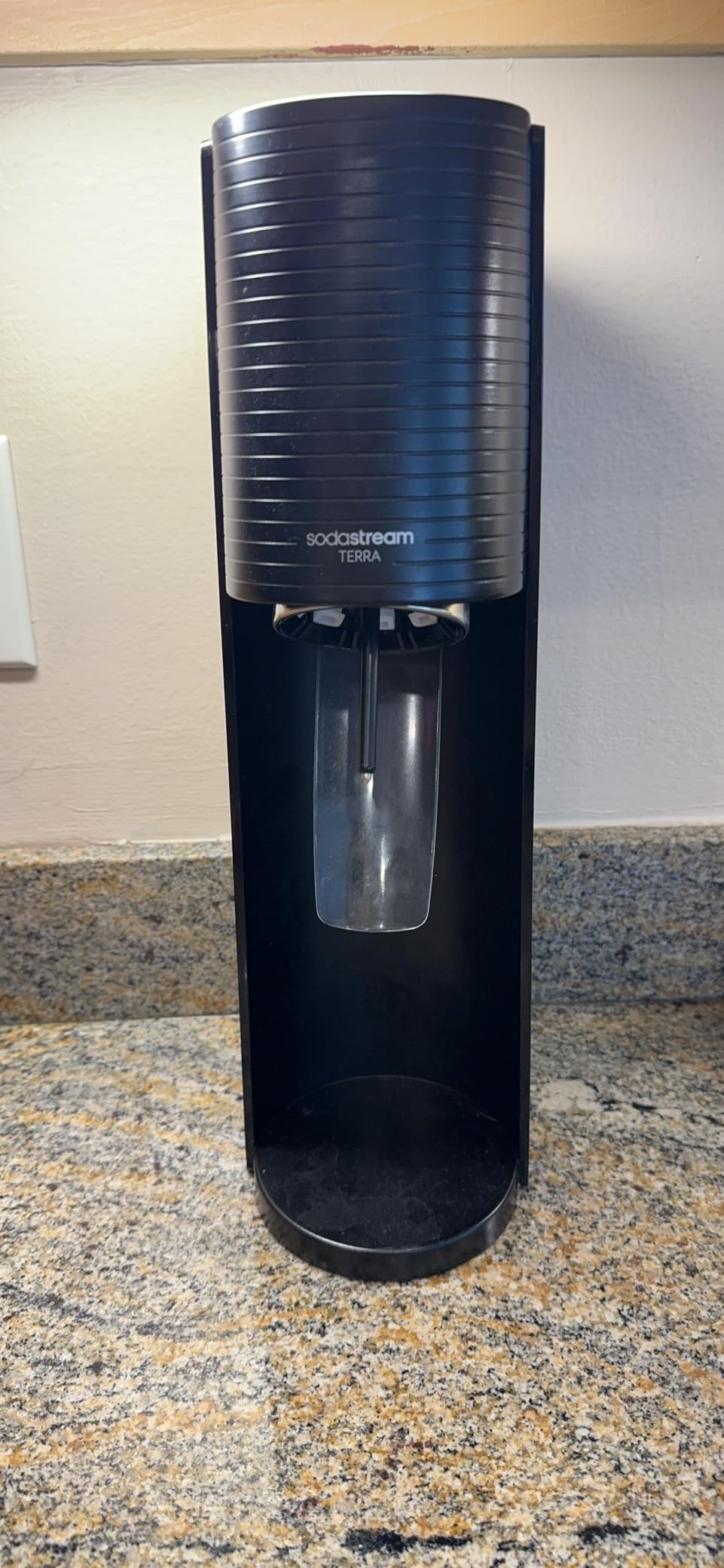 SodaStream Terra Sparkling Water Maker Machine, with 1 Litre Reusable BPA-Free Water Bottle for Carbonating & 60 Litre Quick Connect CO2 Gas Cylinder - Black customer photo 2