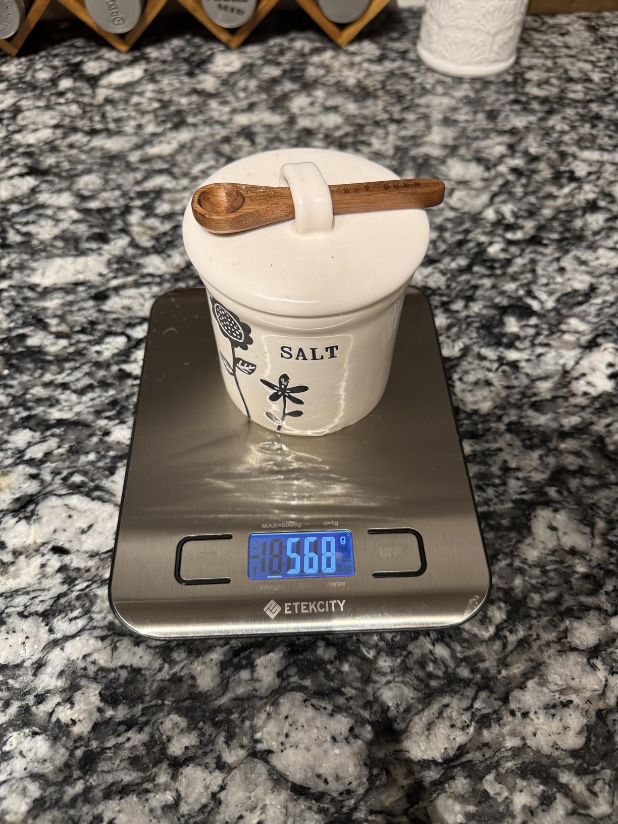 Etekcity Digital Food Kitchen Scale, Grams and Oz for Weight Loss, Baking and Cooking, 0.05oz/1g Precise Graduation,5 Weight Units, IPX6 Waterproof, USB Rechargeable,304 Stainless Steel-Silver, 22lb customer photo 2