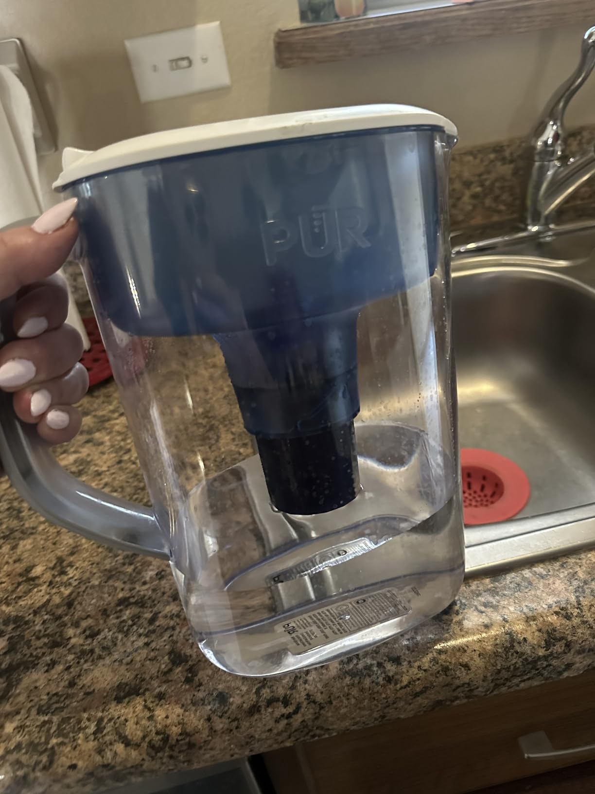 PUR 7-Cup Water Filter Pitcher, Cleaner, Great-Tasting Water, Dishwasher Safe, Powerful, Faster Filtration, LockFit Cap Design - White customer photo 2