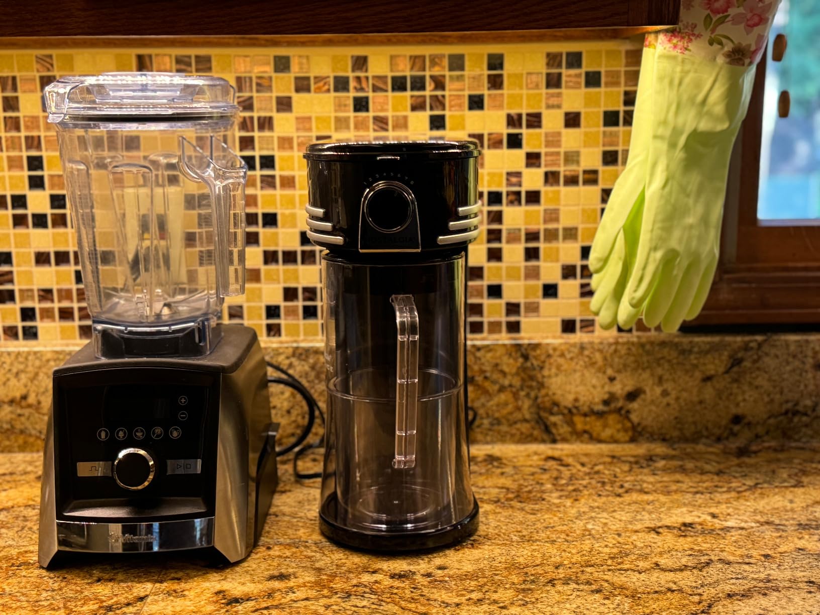 Nostalgia 3-Quart Iced Tea & Coffee Brewing System With Double-Insulated Pitcher, Strength Selector & Infuser Chamber, Also Perfect For Lattes, Lemonade, Flavored Water, Black customer photo 1