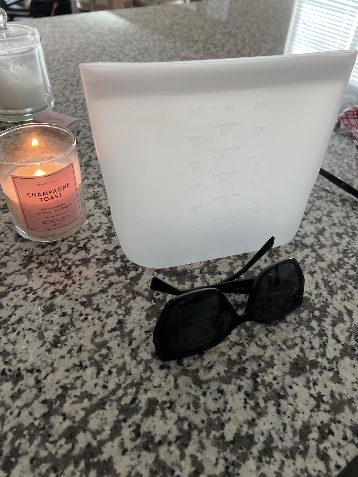 Winrock Reusable 100% Silicone Food Storage Bags, Sandwich Snack Bags New Generation Stand Up Zip Container for Soup and Leftovers, Plastice & BPA Free, Microwave Oven Safe 3 Pack (51oz, 34oz, 17oz) customer photo 1