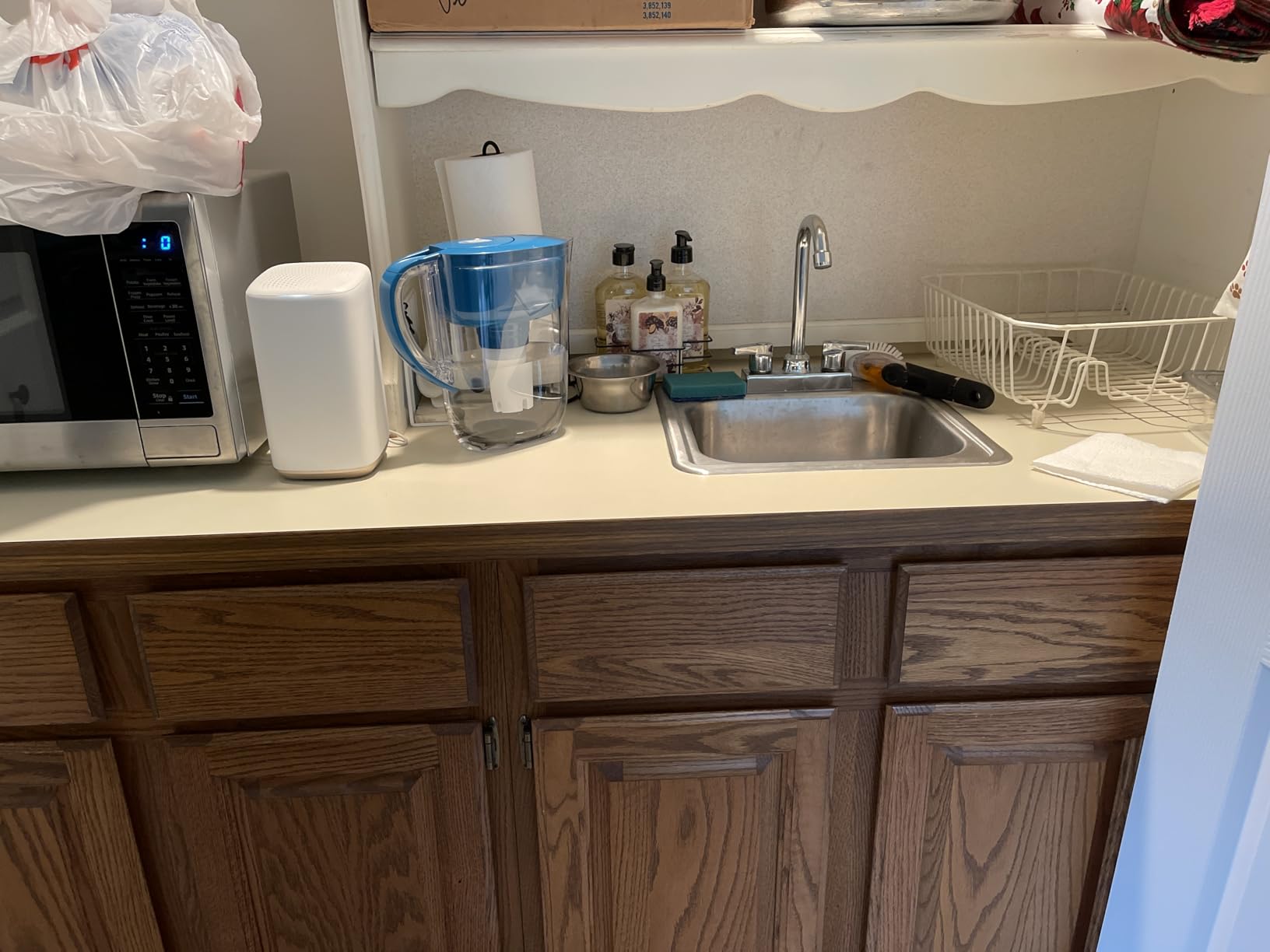 Brita Metro Water Filter Pitcher with SmartLight Change Indicator, BPA-Free, Replaces 1,800 Plastic Water Bottles a Year, Lasts Two Months, Includes 1 Filter, Small - 6-Cup Capacity, Turquoise customer photo 1