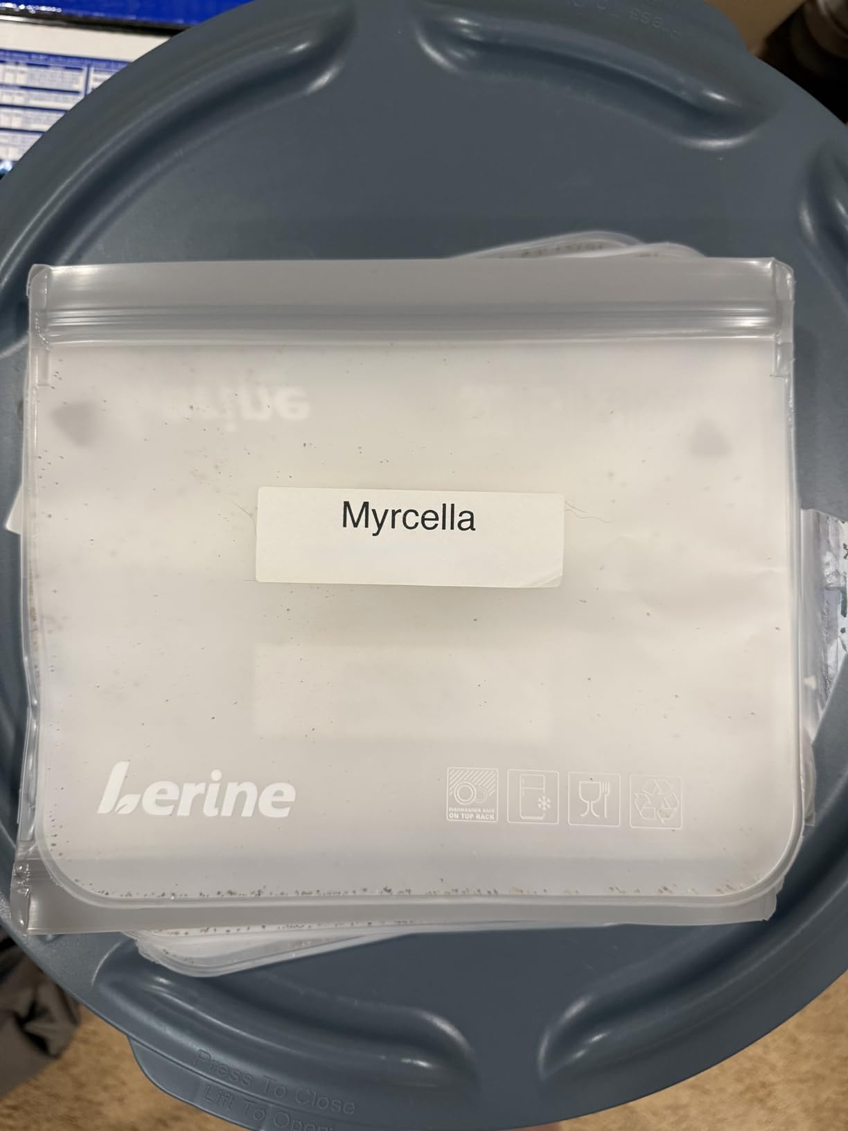 Lerine 6 Pack Reusable Gallon Freezer Bags Dishwasher Safe, BPA Free Reusable 1 Gallon Bags, Leakproof Food Storage Bags for Marinate Meats, Cereal, Vegetables, Home Organization(Gray, 6Gallon) customer photo 2