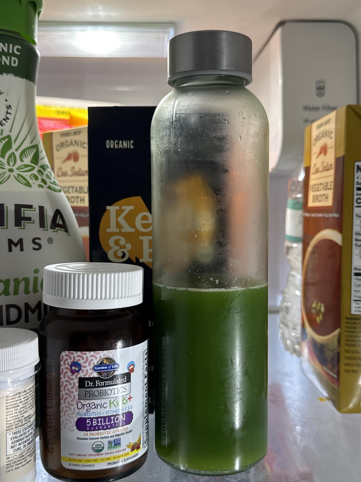 Sursip 18oz Glass Water Bottle Set of 6, Clear glass juice bottle for juicing, Reusable Drinking Bottles with Stainless Steel Lid, Beverage Storage Containers for Refrigerator-BPA Free, Leak Proof customer photo 1