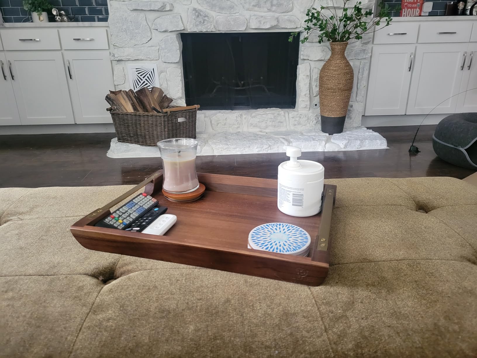 Acacia Wood Serving Tray with Metal Handles, 17x13in Food Drinks Tray for Coffee Table, Breakfast, Dinner & Bar, Rustic Decorative Storage Tray for Ottoman, Kitchen, Elegant Gift Packaging customer photo 1