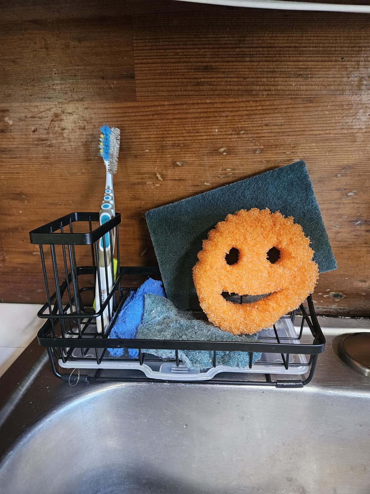 Consumest Sponge Holder for Kitchen Sink - Kitchen Sink Caddy Organizer with Removable Drip Tray for Countertop Dish Soap Dispenser Brush Storage Accessories 304 Stainless Steel - Black customer photo 1