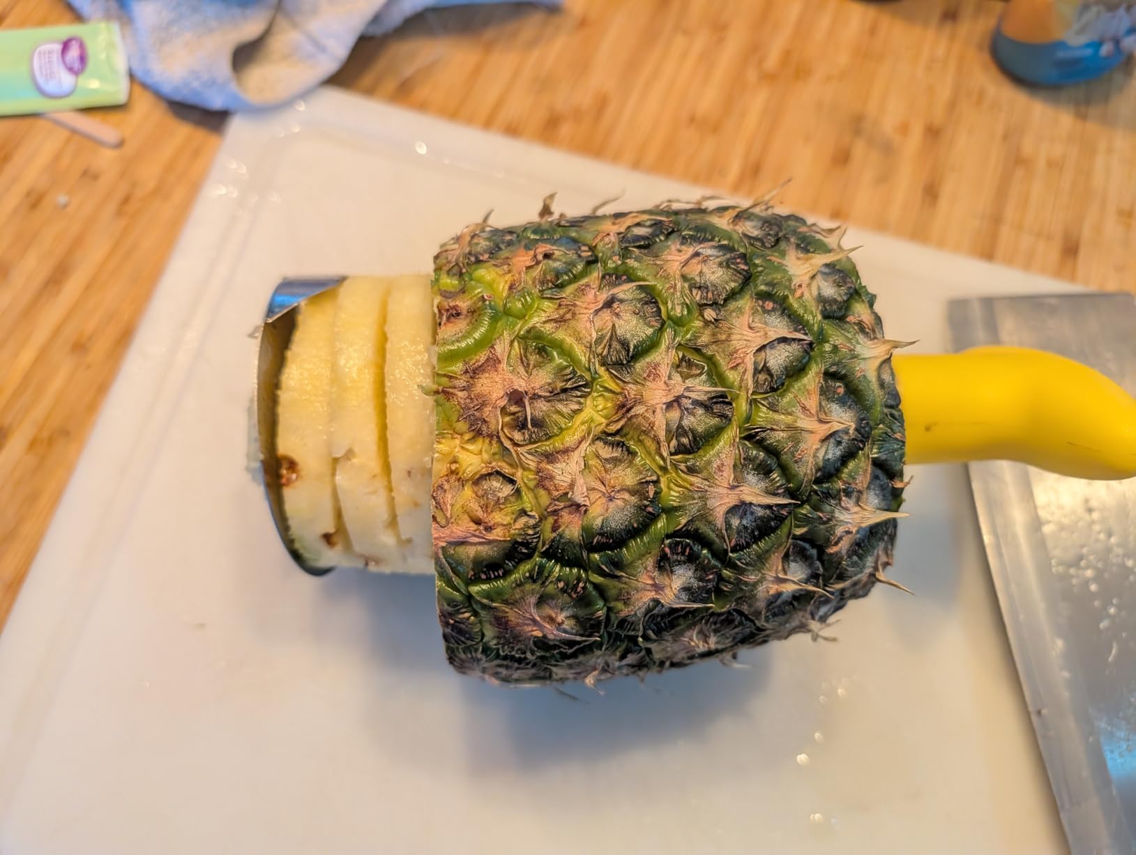 AUBENR Premium Pineapple Corer and Slicer Tool - Sharp Pineapple Cutter with Serrated Tips - Easy to Use and Clean - Stainless Steel Core Remover for Pineapple - Core Fruits with Ease(Black) customer photo 2