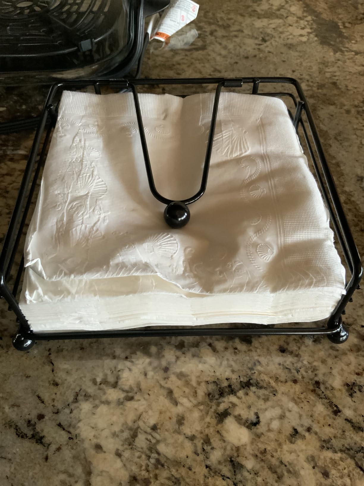 hiwafifi Napkin Holder for Table, Flat Napkin Dispenser with Weighted Arm, Square Cocktail Paper Holder of Elegant Rustic Iron for Kitchen Dining Room Decor Restaurant Farmhouse Hotel Party, Black customer photo 1