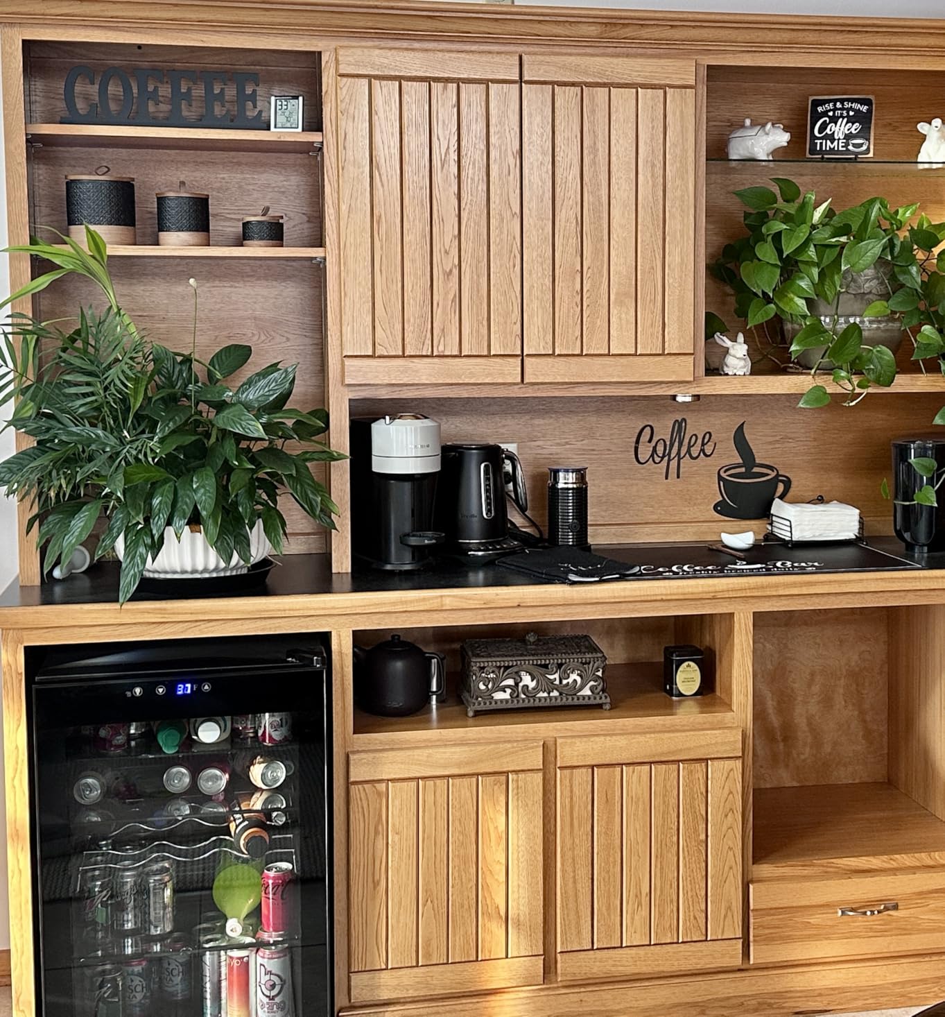 hiwafifi Napkin Holder for Table, Flat Napkin Dispenser with Weighted Arm, Square Cocktail Paper Holder of Elegant Rustic Iron for Kitchen Dining Room Decor Restaurant Farmhouse Hotel Party, Black customer photo 2