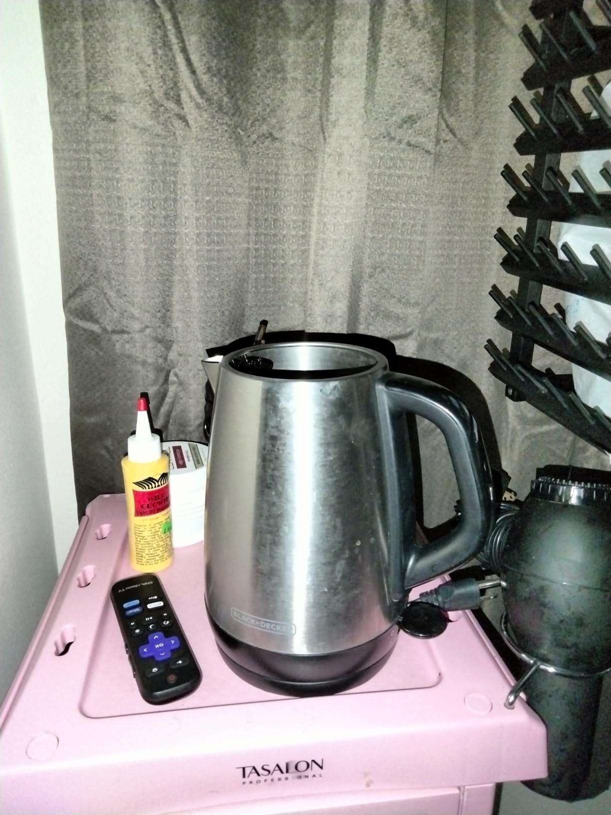 BLACK+DECKER 1.7L Cordless Electric Kettle, KE1700SD, Rapid Boil, Auto Shutoff, Stainless Steel customer photo 1