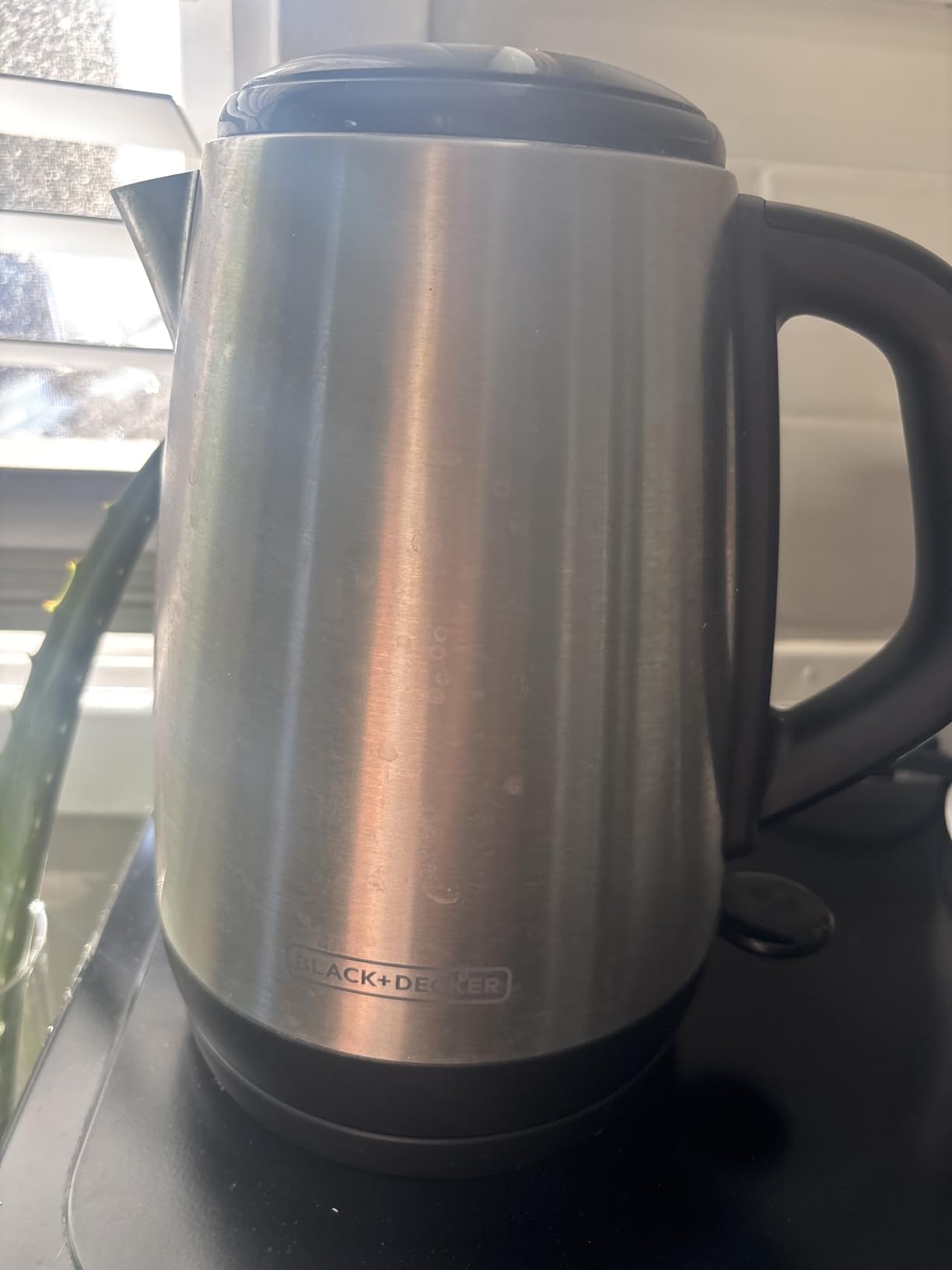 BLACK+DECKER 1.7L Cordless Electric Kettle, KE1700SD, Rapid Boil, Auto Shutoff, Stainless Steel customer photo 2