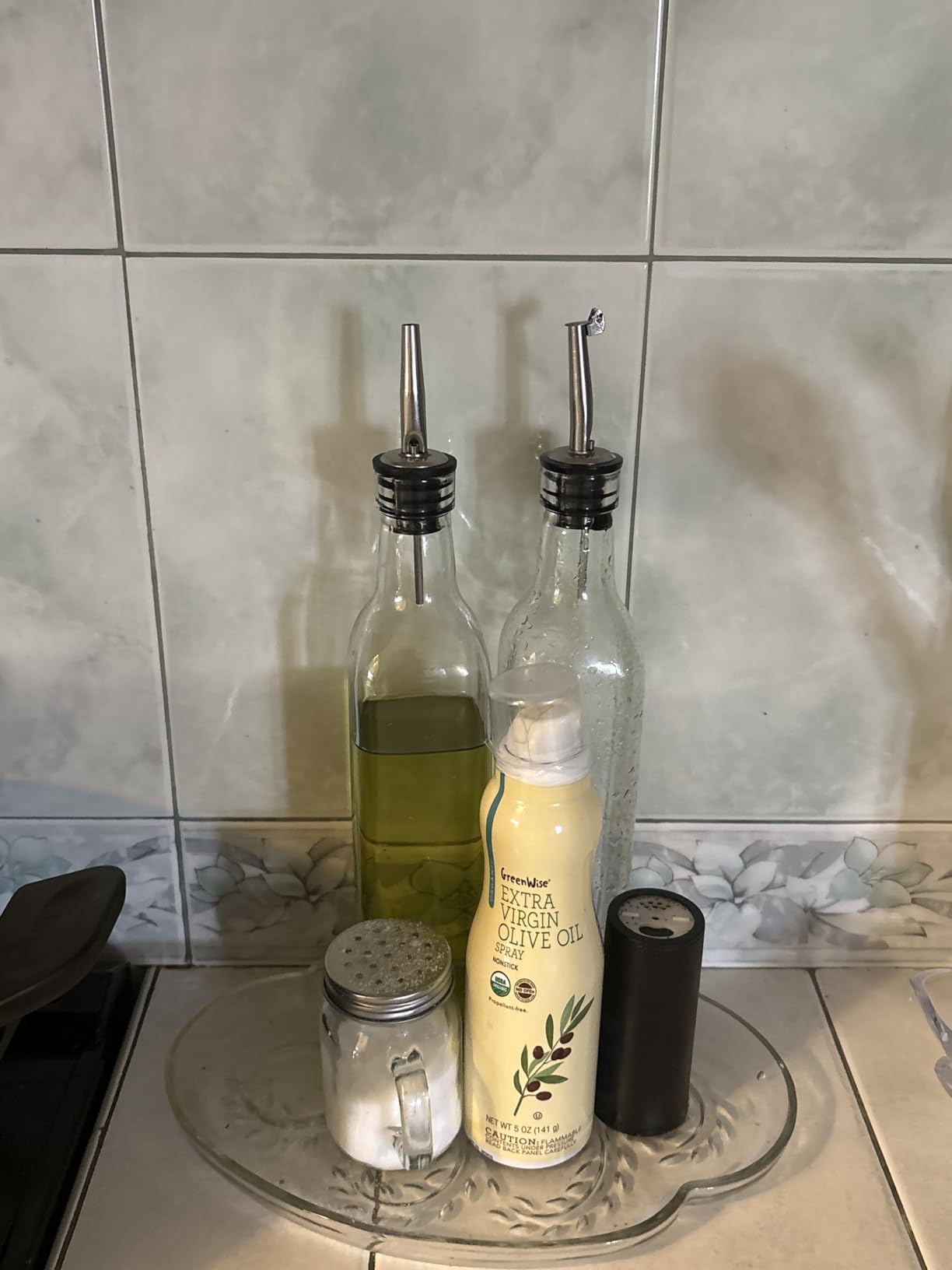 Leaflai Olive Oil Dispenser Bottle, 2 Pcs Glass Olive Oil Dispenser and Vinegar Dispenser Set with 2 Stainless Steel Pourers, 4 Labels,1 Brush and 1 Funnel Oil Bottles for Kitchen (500ml) customer photo 1