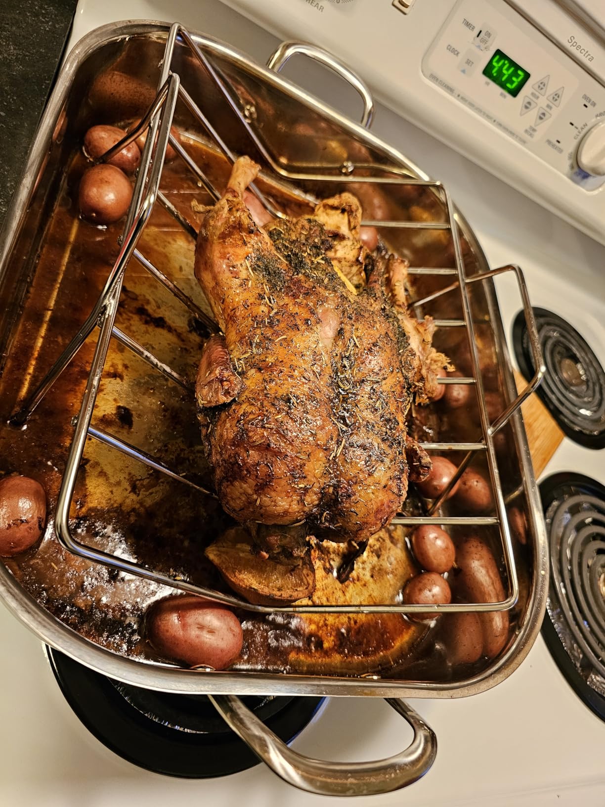 Amazon Basics Stainless Steel Rectangular Roasting Pan with Rack, Turkey Roaster customer photo 2