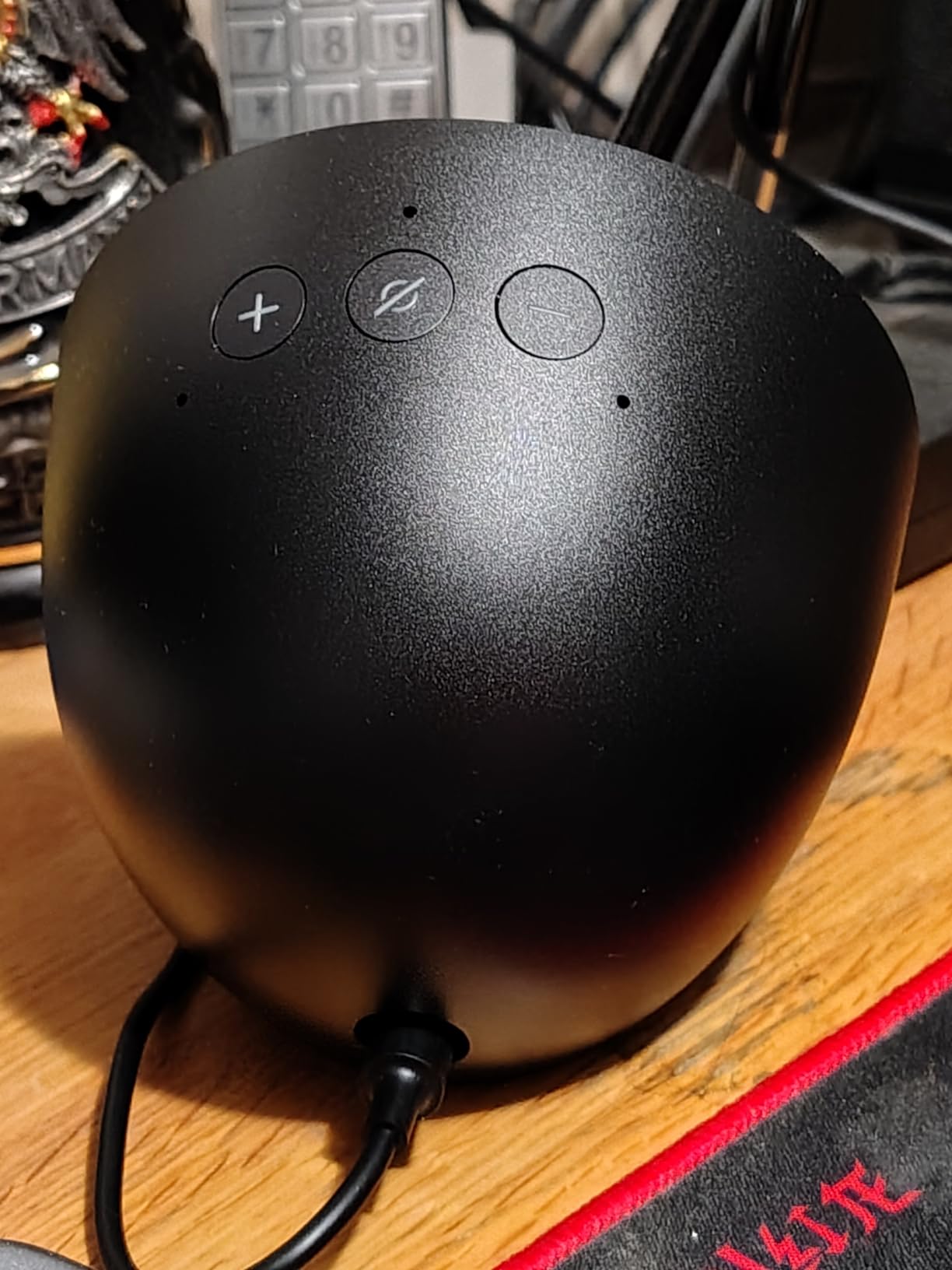 Amazon Echo Spot (newest model), Great for nightstands, offices and kitchens, Smart alarm clock, Designed for Alexa+, Black customer photo 2