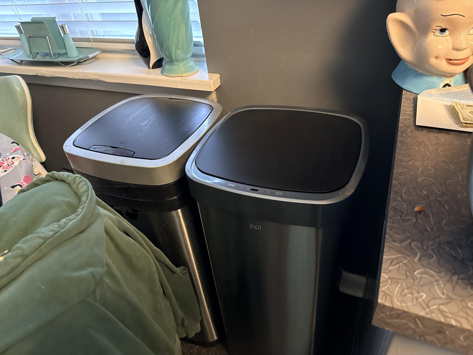 EKO Deluxe Mirage-T 50 Liter / 13.2 Gallon Touchless Rectangular Motion Sensor Trash Can, Matte Stainless Steel Finish customer photo 2