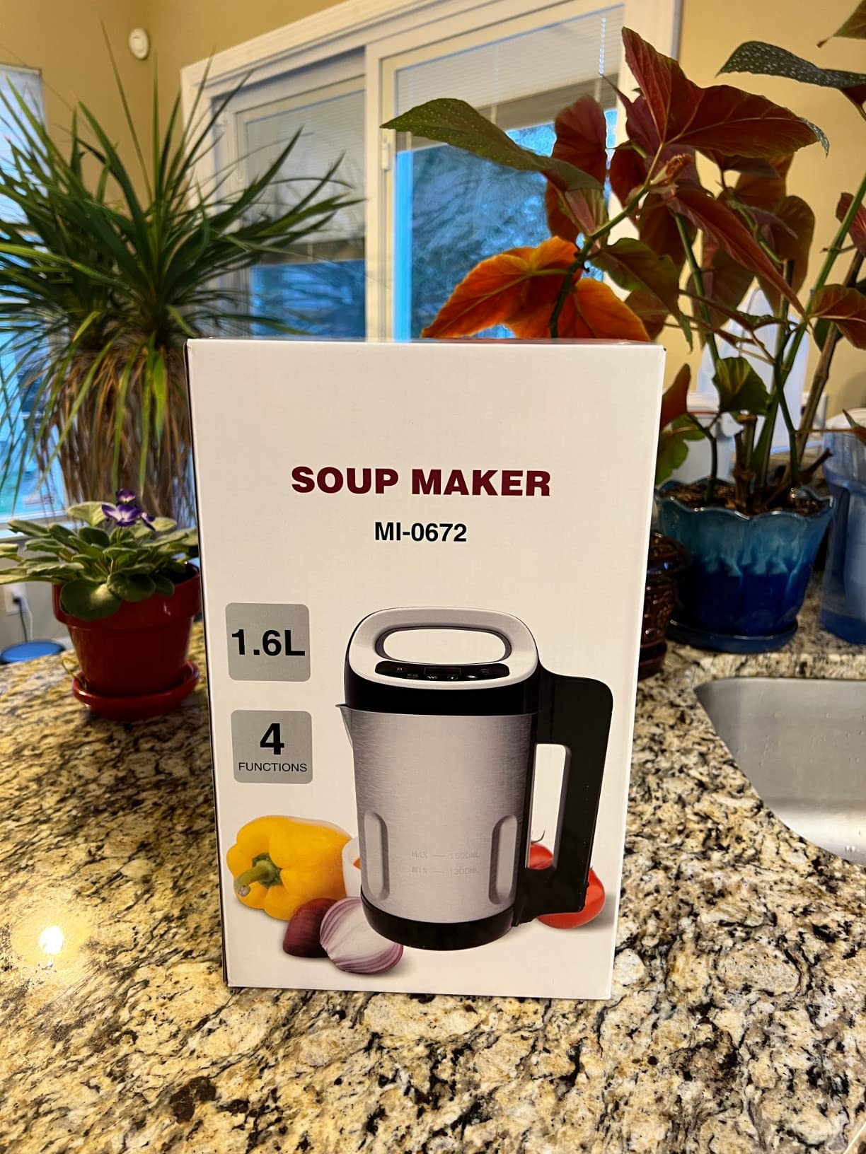 Soup Maker 1.6 L, 4-in-1 Multifunctional Smooth Soup and Chunky Soup Machine Maker with LCD Control Panel, Stainless Steel Electric Hot Soup Maker, 2-5 Servings, Smart Living for Home Use customer photo 1