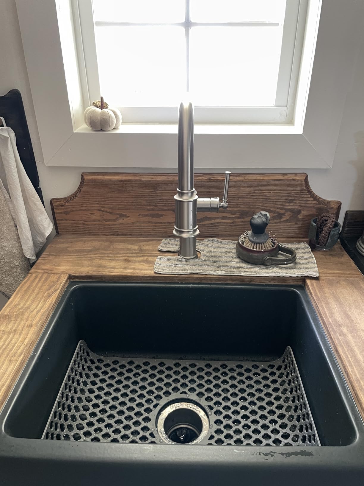 Silicone Sink Mat, 24.6''x 12.9'' Kitchen Sink Protector Grid for Bottom of Center Drain Sink, Gray Non-slip Heat Resistant Liner for Farmhouse Stainless Steel Porcelain Sink customer photo 2