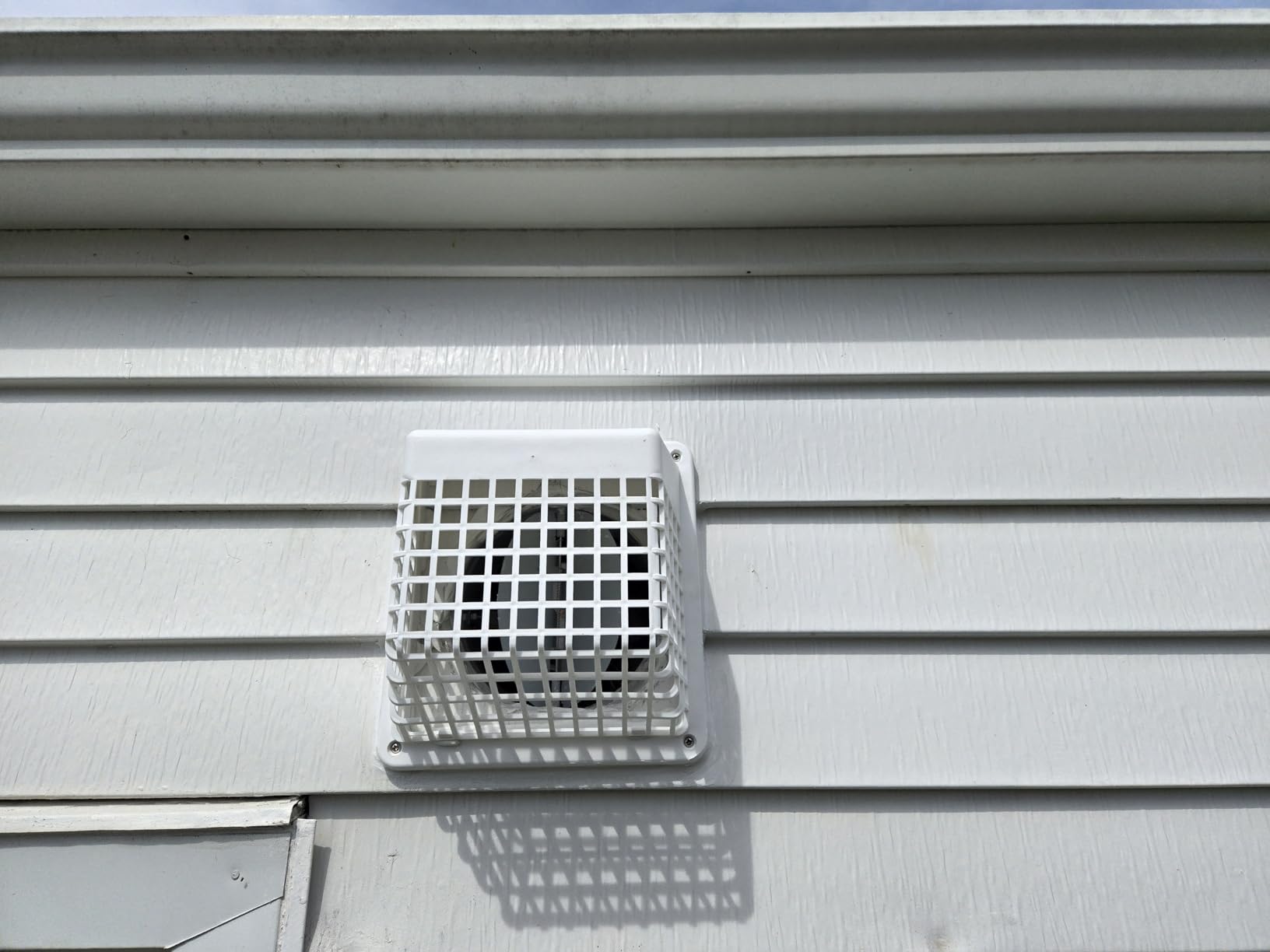 HG Power 8 Inch Kitchen Exhaust Fan, 576CFM Metal Attic Exhaust Fan, Wall Mounted Garage Ventilation Fan, Basement Extractor Fans with Backdraft Damper for Home Office Commercial Use, Silver customer photo 1