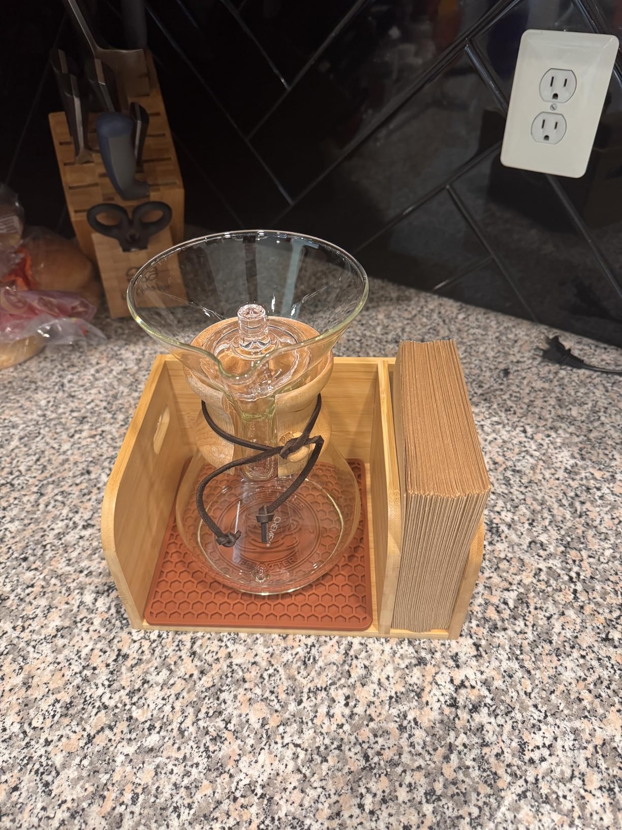 Bamboo Caddy with Lid & Heatproof Trivets Mat for Chemex CoffeeMakers - Designed for Chemex Pour - Over Glass Coffeemaker(3/5/6/8/10Cup), for Bodum Pour Over Coffee makers - Bamboo cup not included customer photo 2