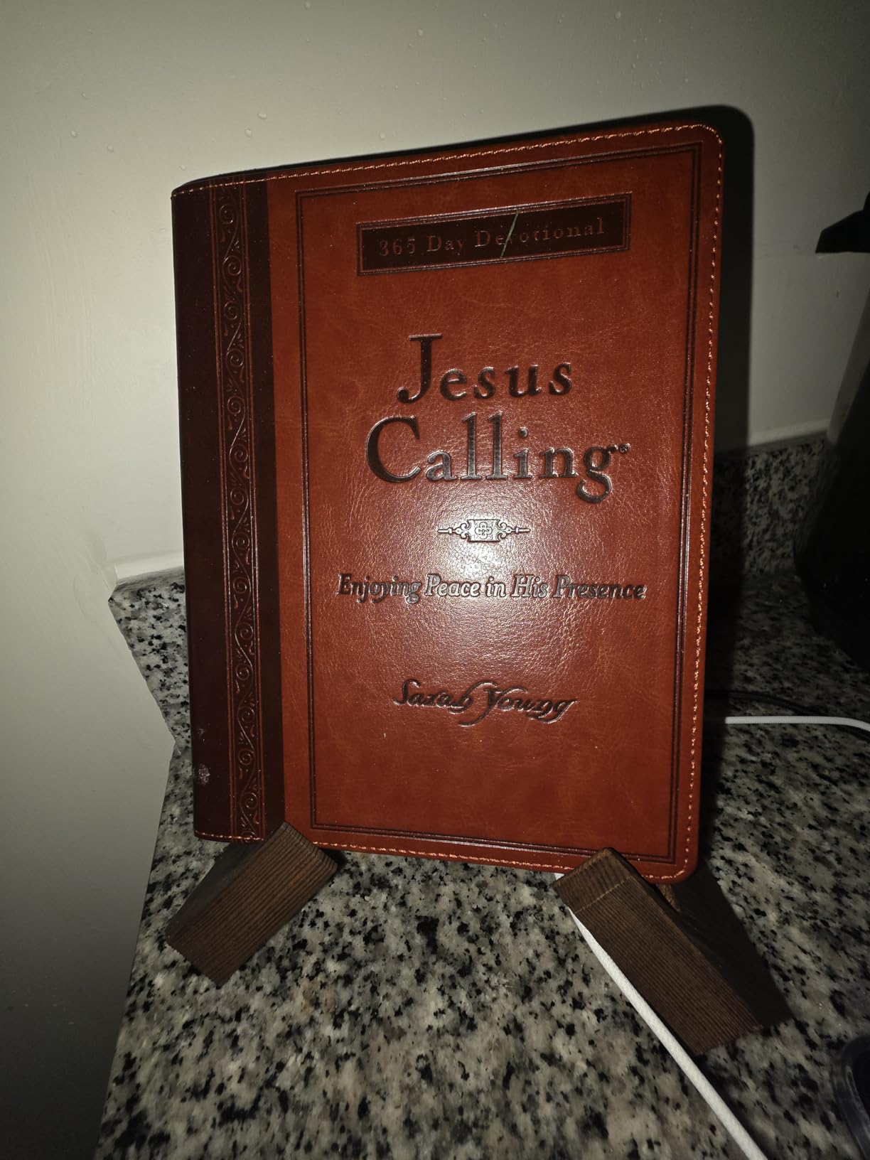 Cookbook Stand, Wooden Recipe Book Holder, Cook Book Stand for Kitchen Counter, Multifunctional Display, Kitchen Counter Decor - Brown customer photo 2