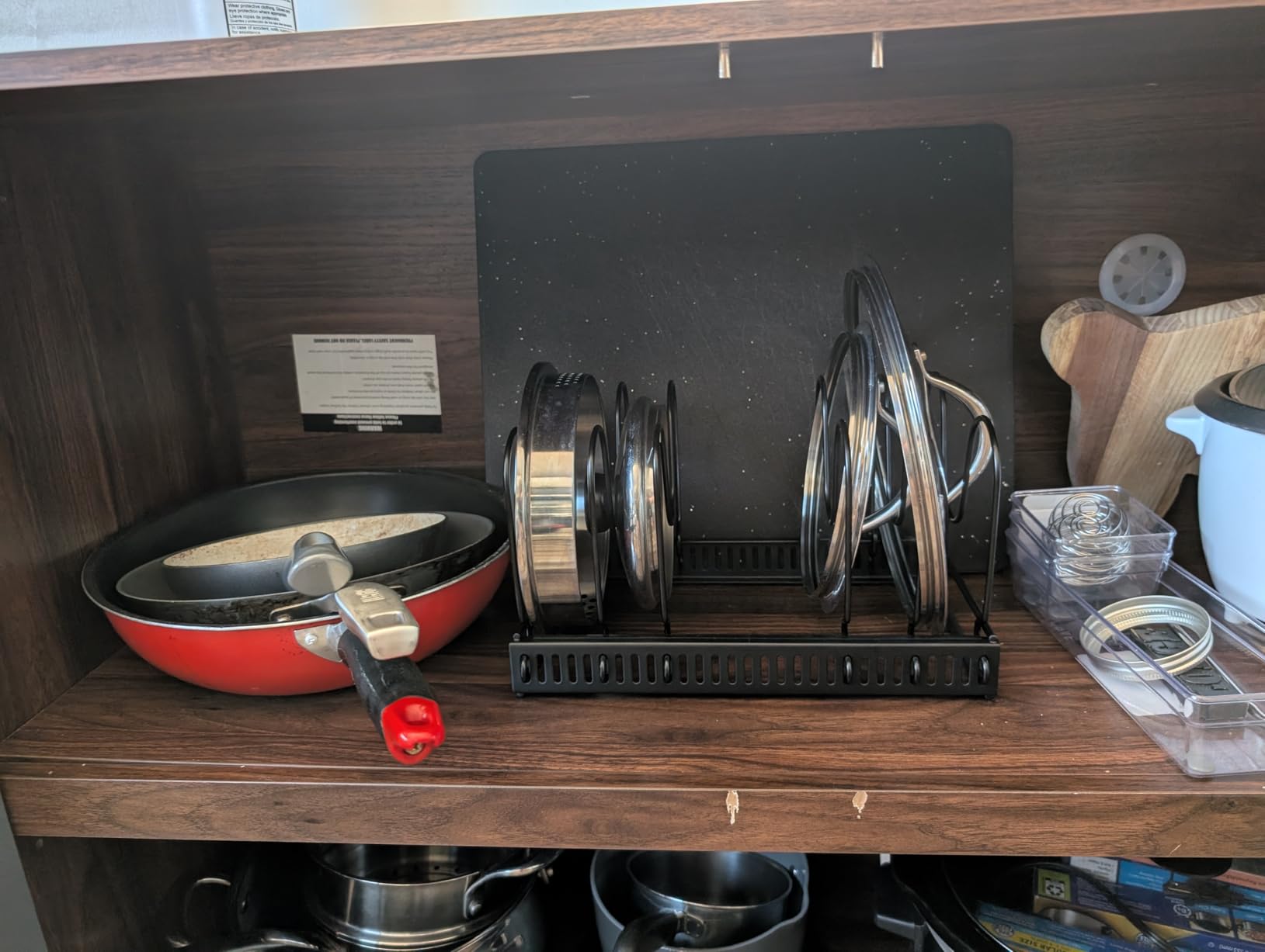 MUDEELA Pots and Pans Organizer Rack for under Cabinet, Expandable 11.81''-22.85'' Pot Lid Kitchen Cabinet Organizer Holder with 10 Adjustable Compartment Cutting Board Organizer for Pan Lid, Bakeware customer photo 1