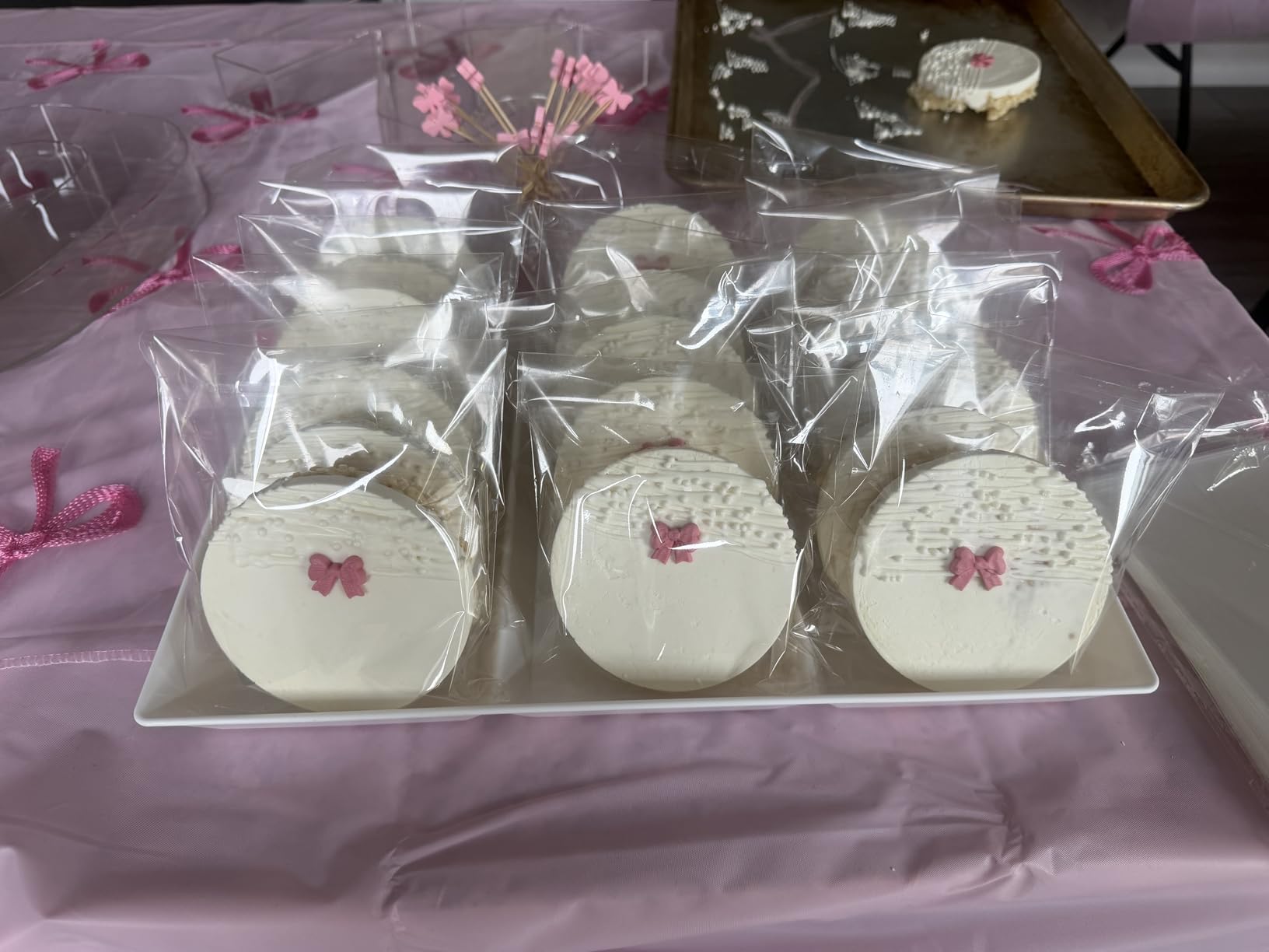 HUAKENER 2 Pcs Silicone Muffin Top Pans for Baking, 4 Inch Non-Stick Round Baking Molds for Mini Cake, Muffin Top, Dessert, Hamburger, Sandwiches Making customer photo 1