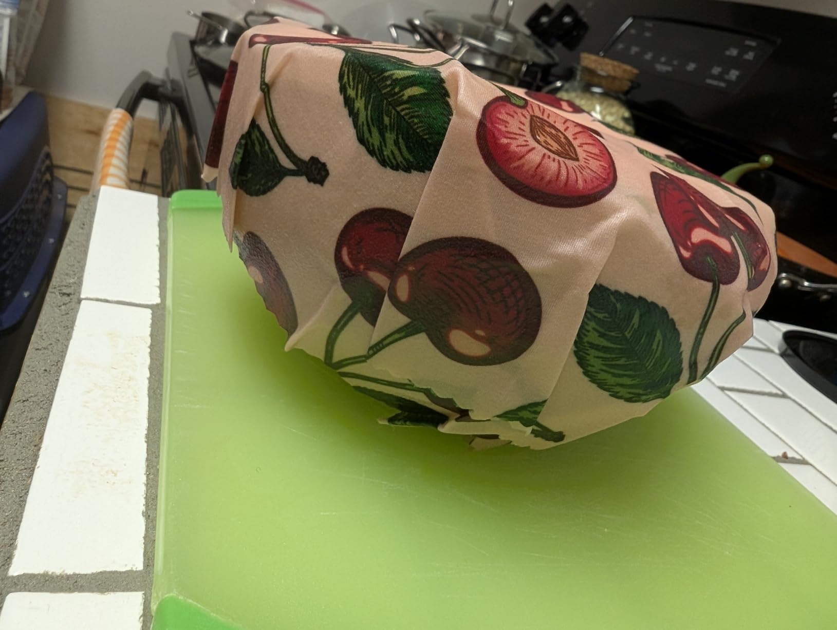 Reusable Beeswax Wrap, 11 Pack Eco-Friendly Beeswax Wraps For Food, Organic, Sustainable, Biodegradable, Zero Waste, Plastic-Free Food Storage, 1L Avocado, 2M Cherry, 4S Strawberry, 4XS Lemon Patterns customer photo 1