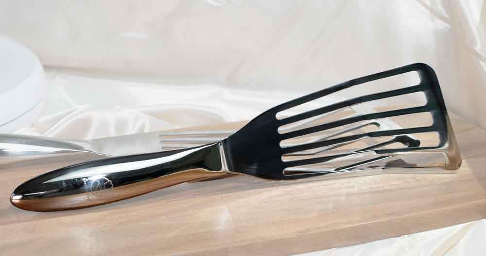 Stainless Steel Fish Spatula Set - 1 Large Fish Turner + 1 Small Metal Spatula, Ultra Thin Edge for Easy Turning & Flipping, Metal Kitchen Untensils with Ergonomic Non-Slip Handle, Dishwasher Safe customer photo 1