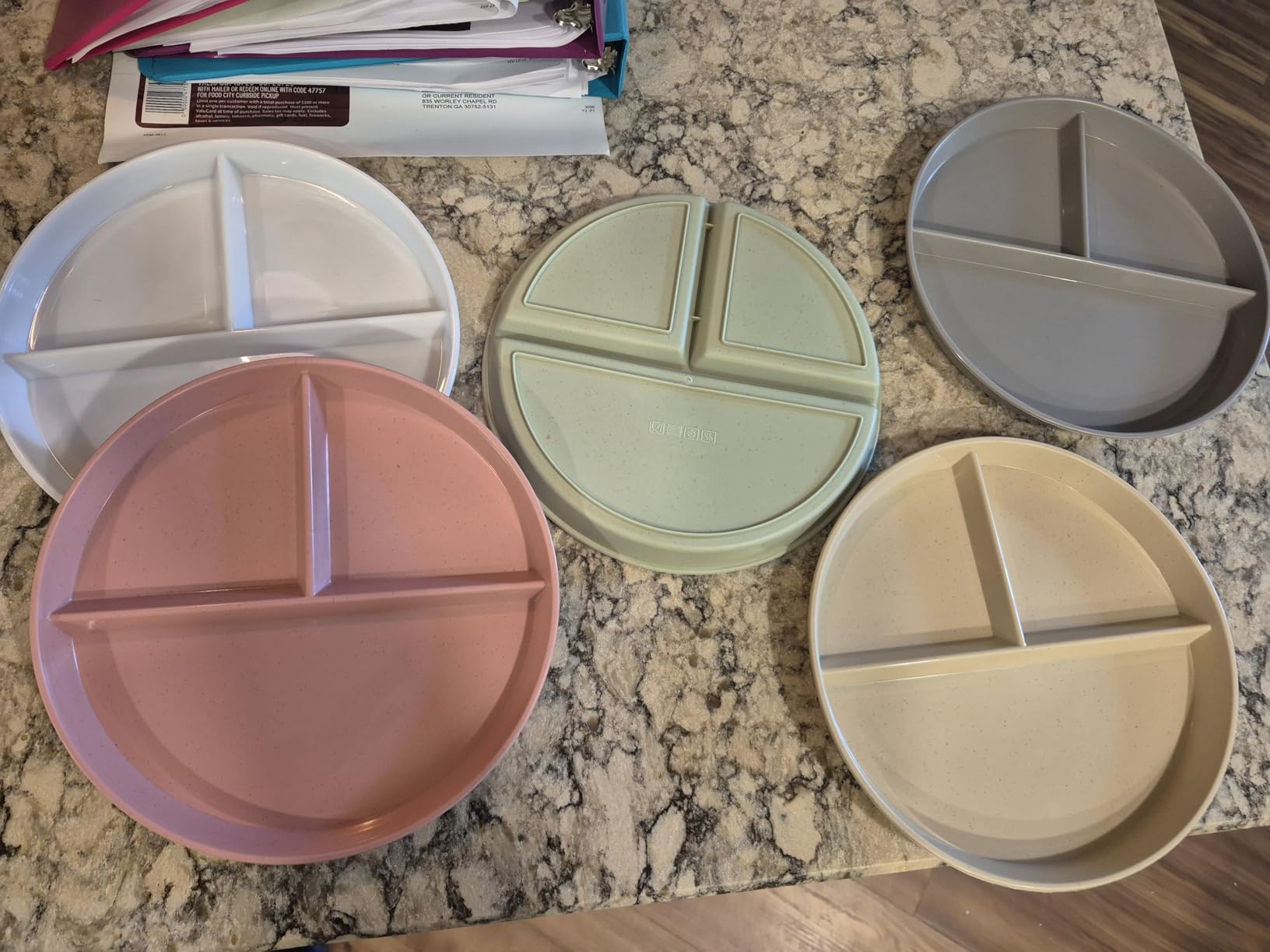 Portion Control Plate For Weight Loss 9 Inch 5Pcs, Round Divided Plates for Adults, 3 Compartment Plates is very thick and smooth,Suitable for Bariatric Diet customer photo 2