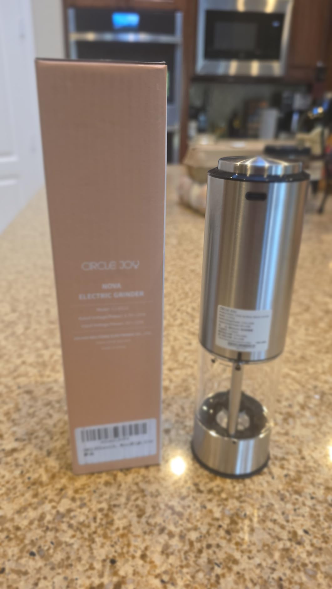 CIRCLE JOY Electric Pepper Grinder Stainless Steel Rechargeable Pepper Mill with External Adjustable Coarseness, 95ml Container and White LED Light, Silver customer photo 2