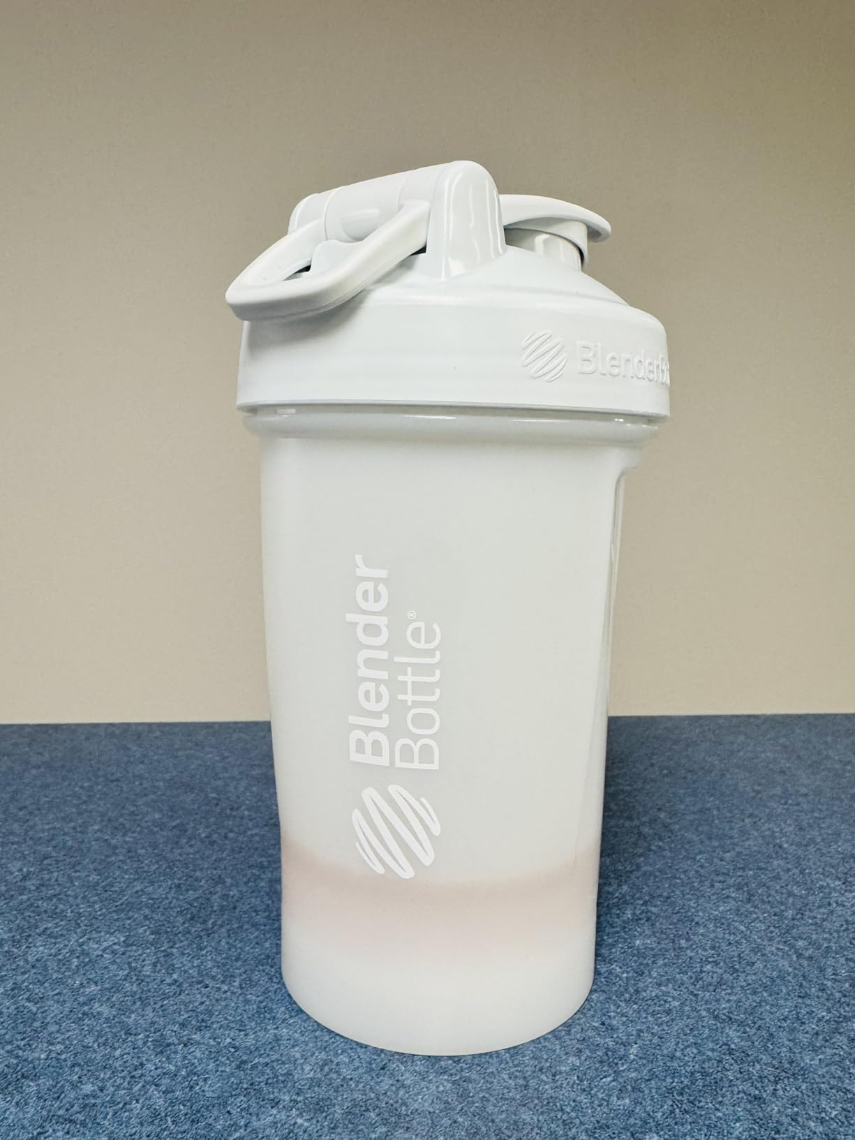 BlenderBottle Classic V2 Shaker Bottle Perfect for Protein Shakes and Pre Workout, 20oz, Full Color Purple customer photo 2