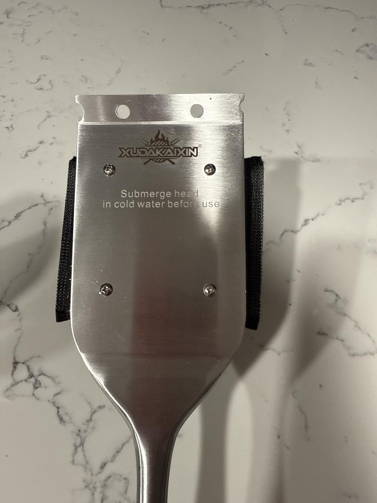 XUDKAKAIXIN Grill Brush Bristle Free,with 1 Replacement Head,Unique Steel Fibers Pad [Safe & Efficient] Perfect for Cast Iron/Stainless-Steel Grates-,Grill Cleaner for Outdoor Gril,Gifts for Men/Dad customer photo 1