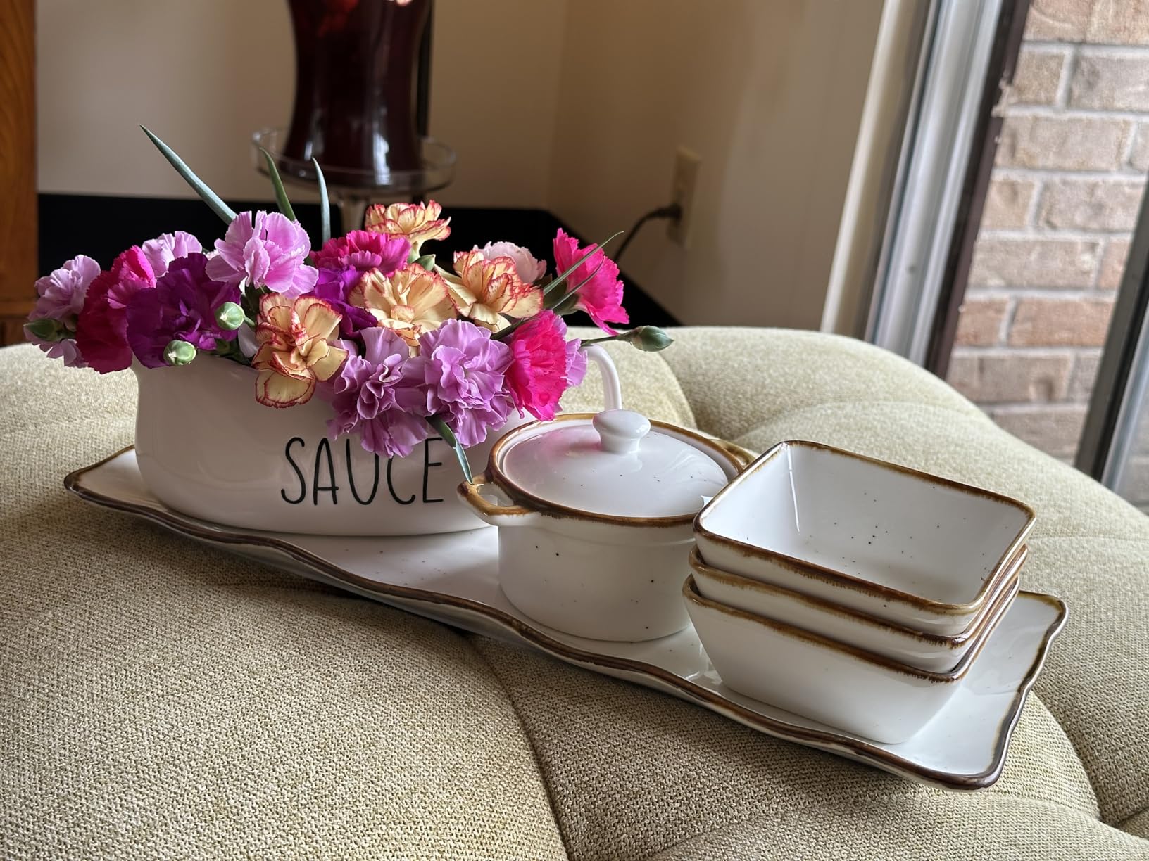 LE TAUCI Gravy Boat with Saucer Stand 16oz, Ceramic Sauce Boat with Tray for Salad Dressings, Creamer, Broth, Black Pepper, Set of 1, Oyster White customer photo 2
