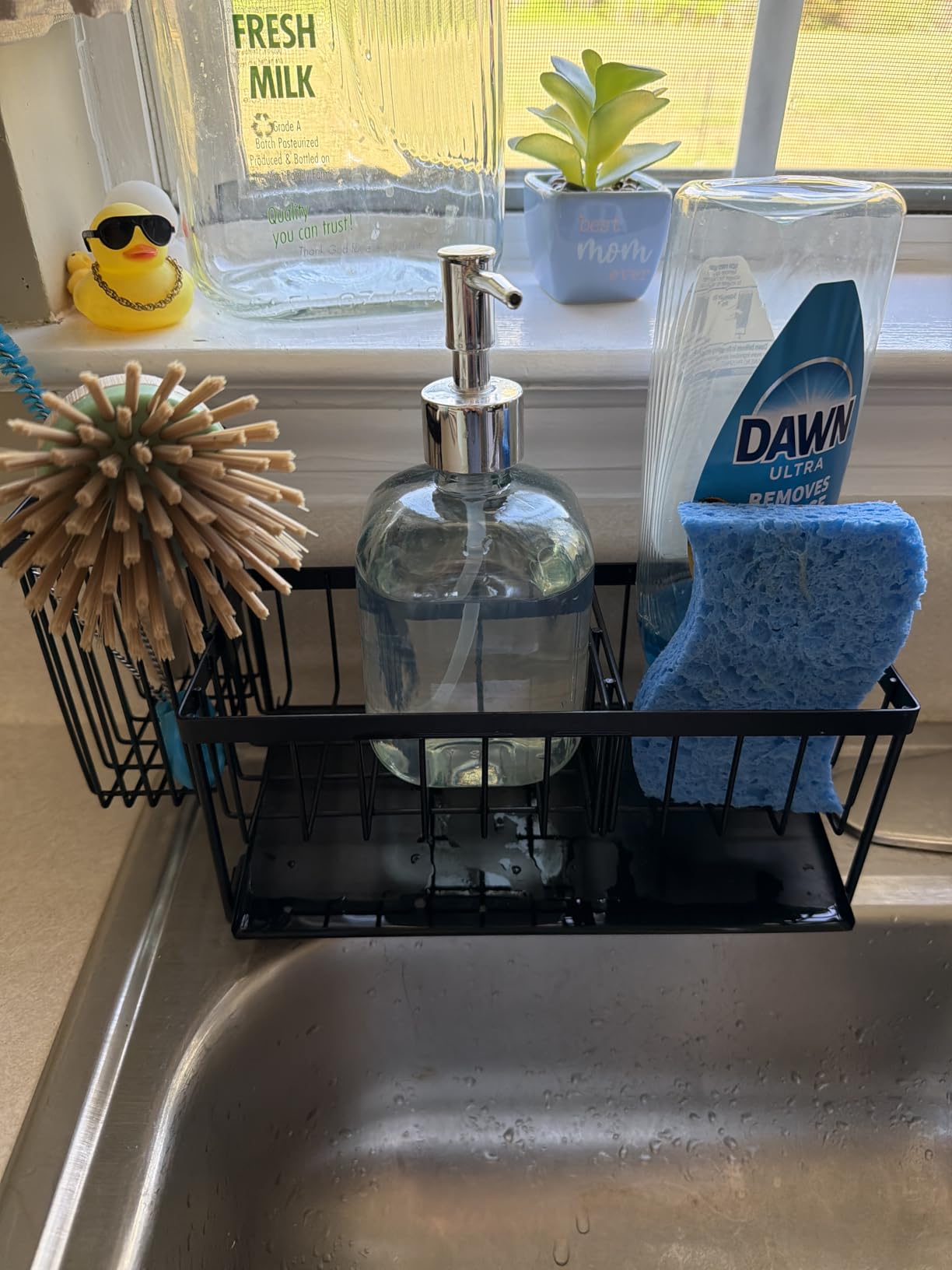 Cisily Sink Caddy Sponge Holder for Kitchen, 304 Stainless Steel Rustproof, Kitchen Sink Caddy with High Brush Holder, Dish Sponge Organizer with Divider(Silver) customer photo 2