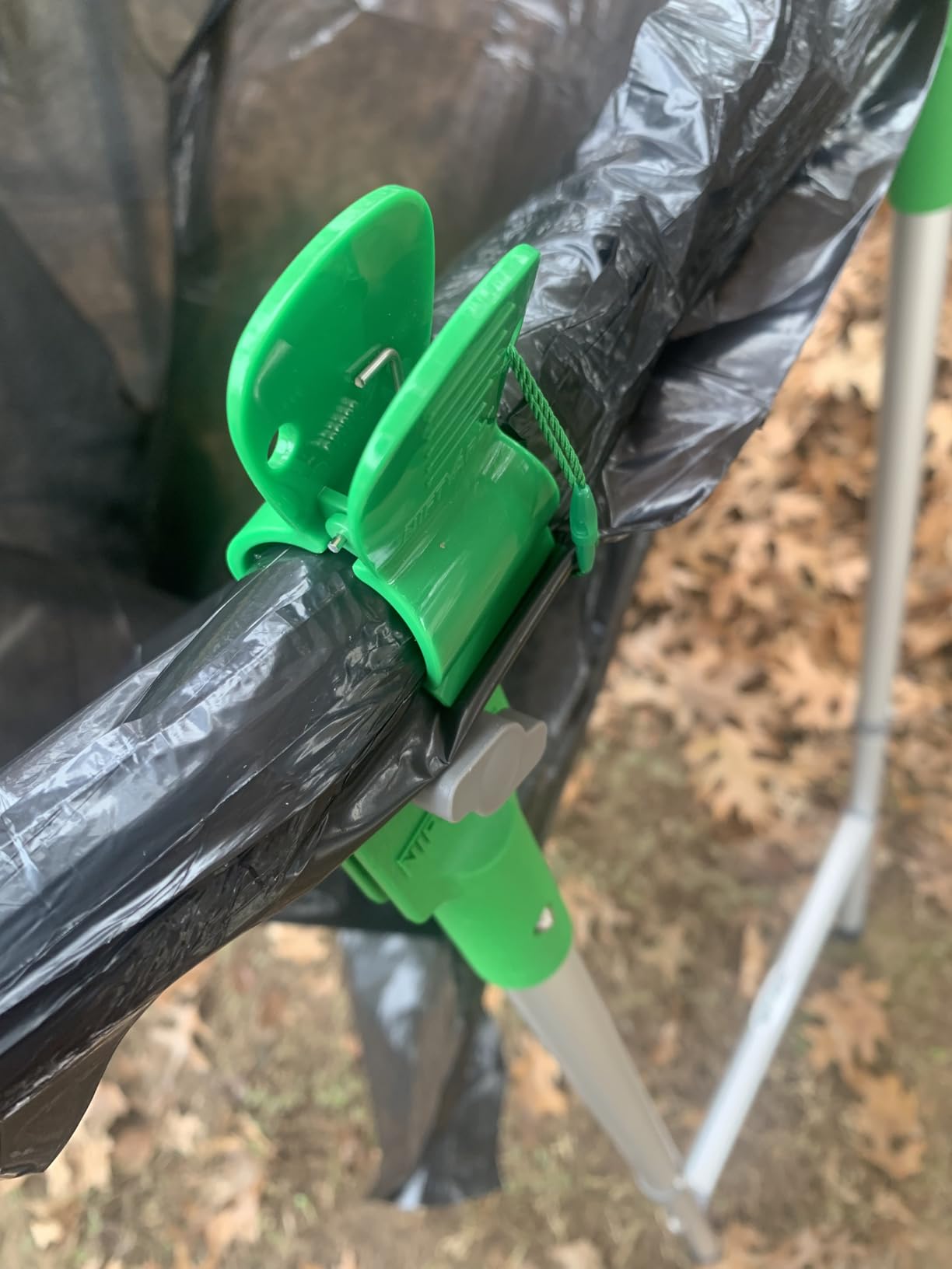 Adjustable & Foldable Leaf Bag Holder, for 33-55 Gallon Plastic & Paper Bags, No Tools Needed for Assembly, Works on Slopes, Trash Bag Stand, Yard & Lawn Cleanup, Gardening, Camping, Parties customer photo 1