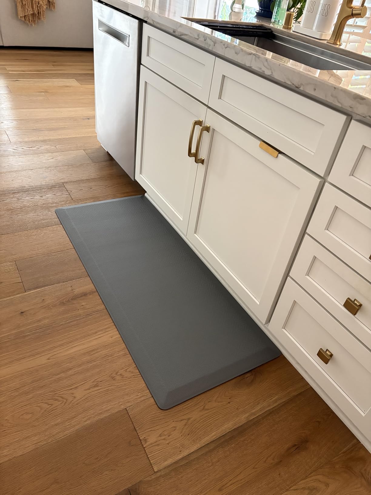 Ophanie Kitchen Mats for Floor, 3/4 inch Thick, 20x32 Anti Fatigue Cushioned Mat, Kitchen Rugs, Waterproof, Comfort Ergonomic Standing Mat for Office, Home, Sink, Black Non-Slip Ridged Bottom customer photo 1