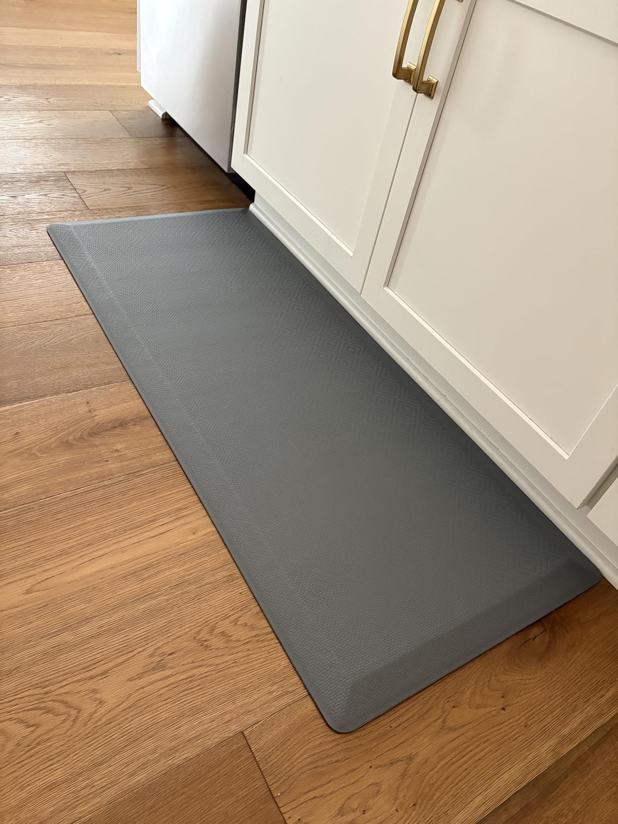Ophanie Kitchen Mats for Floor, 3/4 inch Thick, 20x32 Anti Fatigue Cushioned Mat, Kitchen Rugs, Waterproof, Comfort Ergonomic Standing Mat for Office, Home, Sink, Black Non-Slip Ridged Bottom customer photo 2