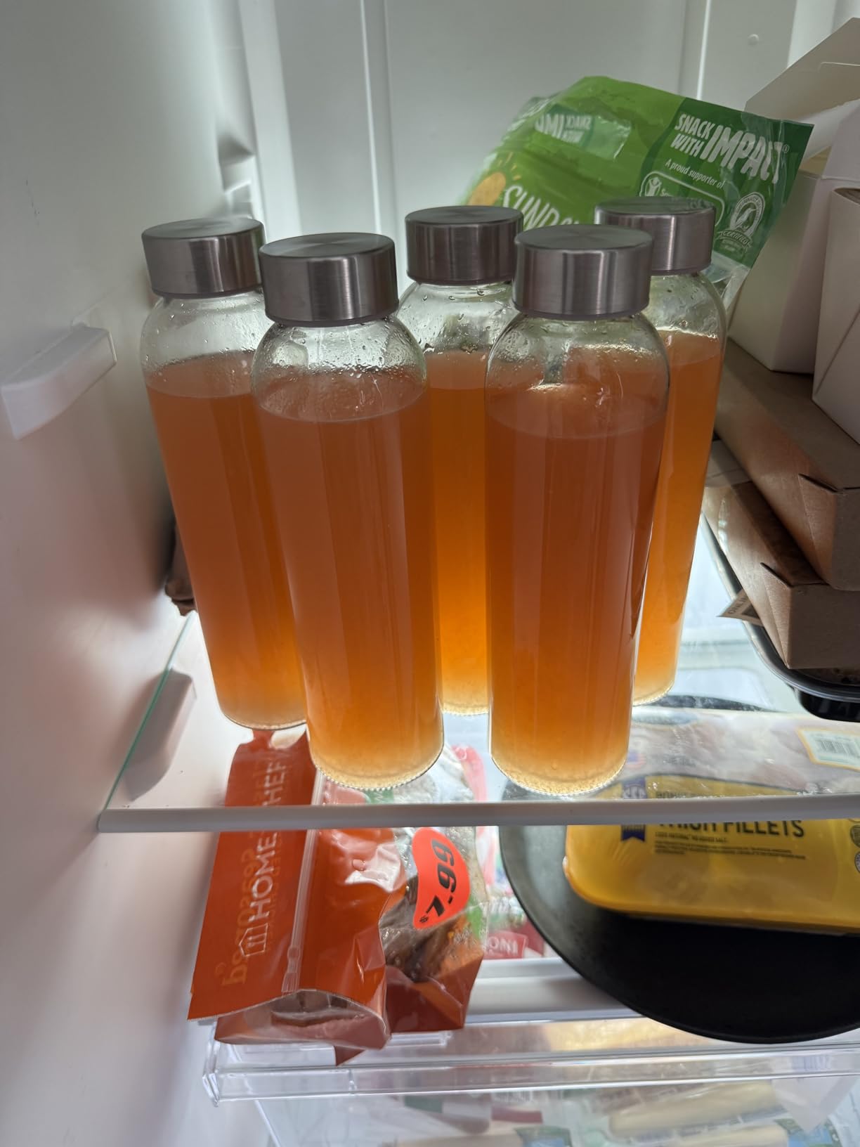 Zukro Glass Juice Bottles with Lids for Juicing 18 oz, Reusable Clear Glass Water Bottles with Stainless Steel Airtight Cap for Refrigerator, 100% Leak Proof Drinking Jar, BPA Free, Set of 6 customer photo 2