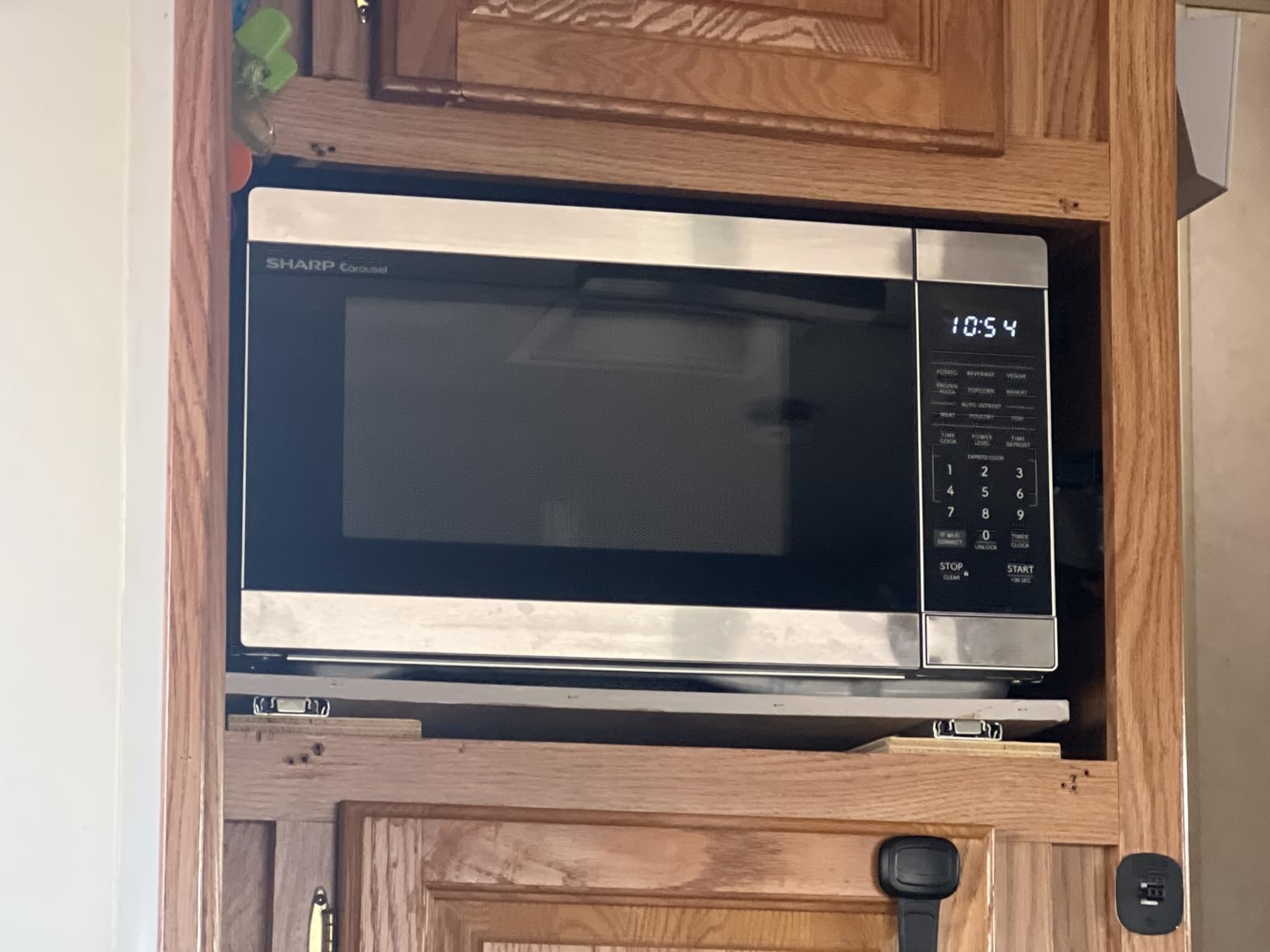 SHARP Countertop Microwave Oven Compatible with Alexa Orville Redenbacher's Certified with Removable 12.4