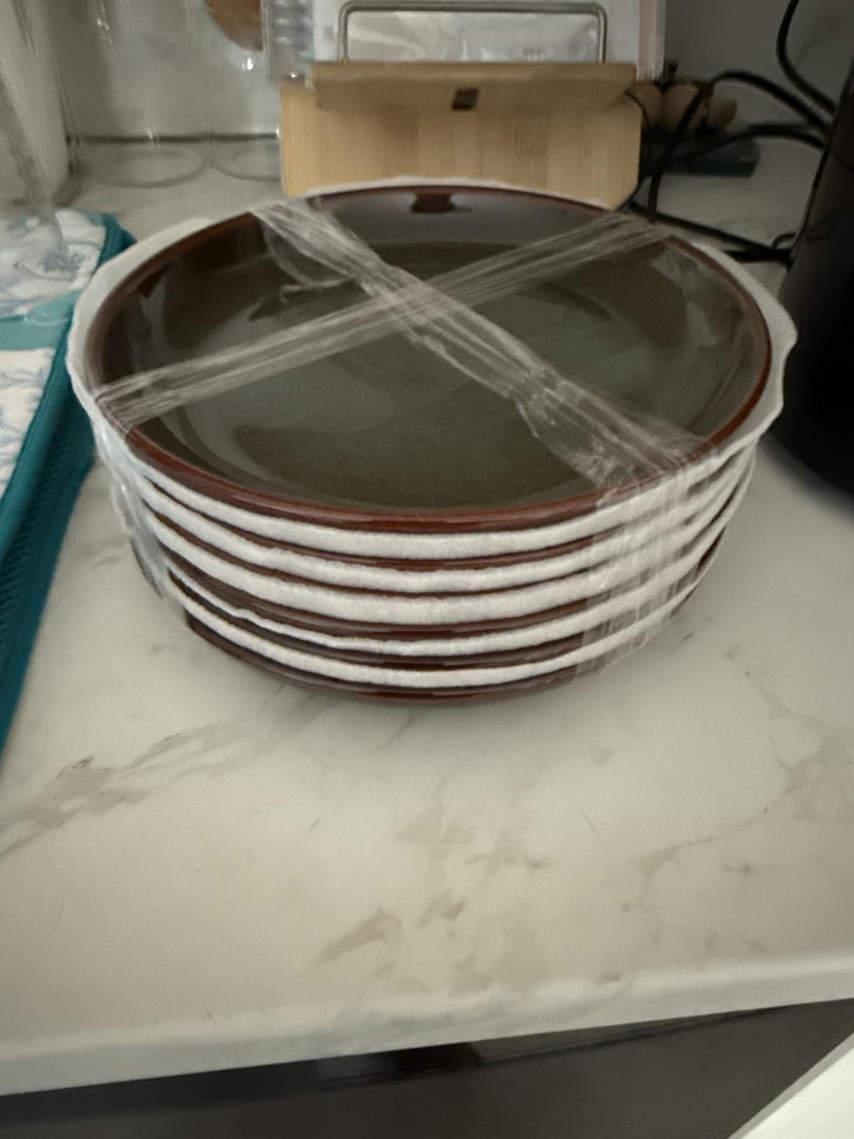 Pokini Stoneware Dinnerware Sets Service for 4, 12 pcs Reactive Glaze Plates and Bowls Sets, Handmade Ceramic Dish Set, Highly Chip and Crack Resistant Modern Plate Set, Brown Green customer photo 1