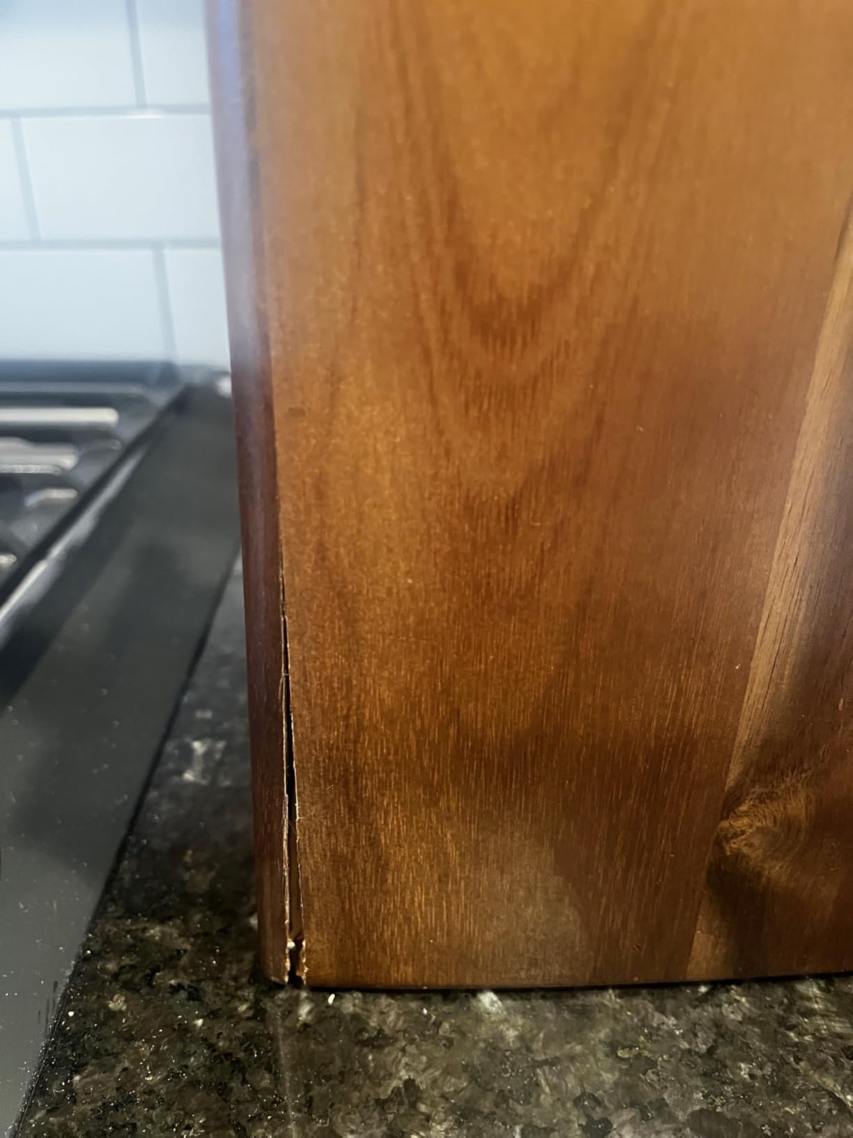 KITCHENDAO XL Acacia Wood Universal Knife Block with Slots for Scissors and Sharpening Rod, Safe, Space Saver Knives Storage Stand Display without Knives customer photo 1