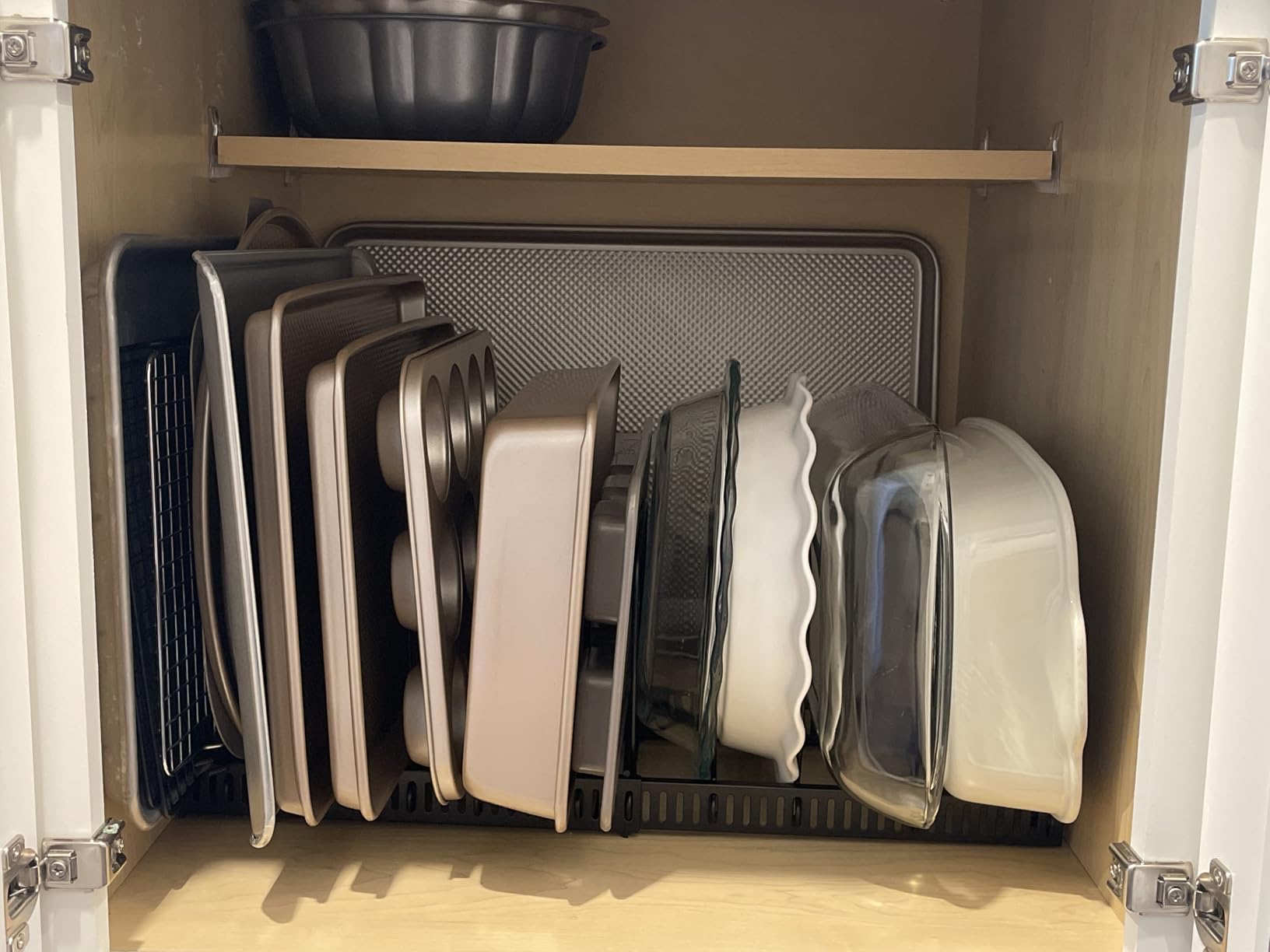 Housolution Cutting Board Organizer Rack, Expandable Baking Tray and Cookie Sheet Organizer with 14 Adjustable Dividers, Bakeware Muffin Tin Cupcake Pan Storage Organizer for Cabinet, Black customer photo 1